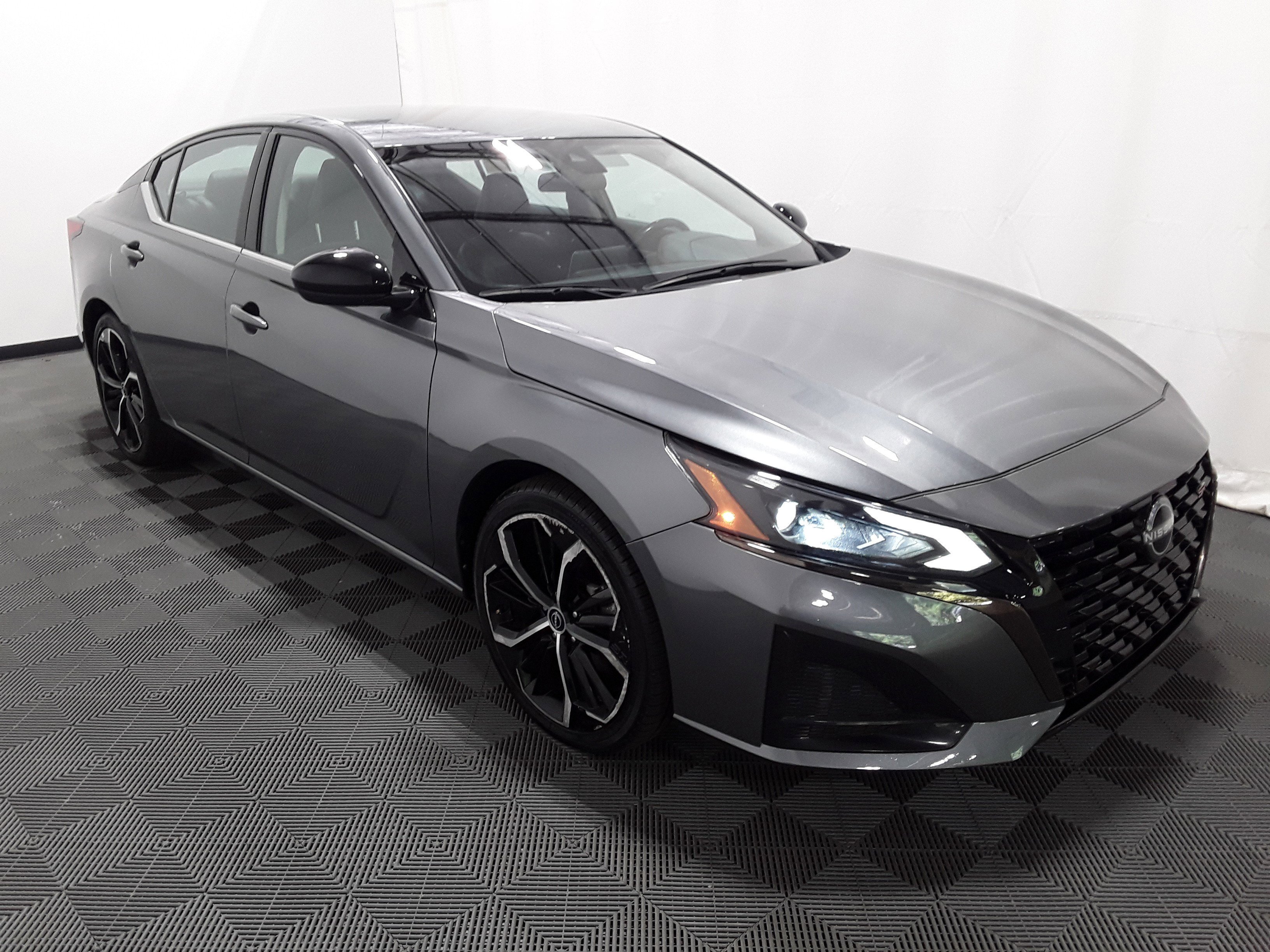 Used 2023 Nissan Altima 2.5 SR Sedan