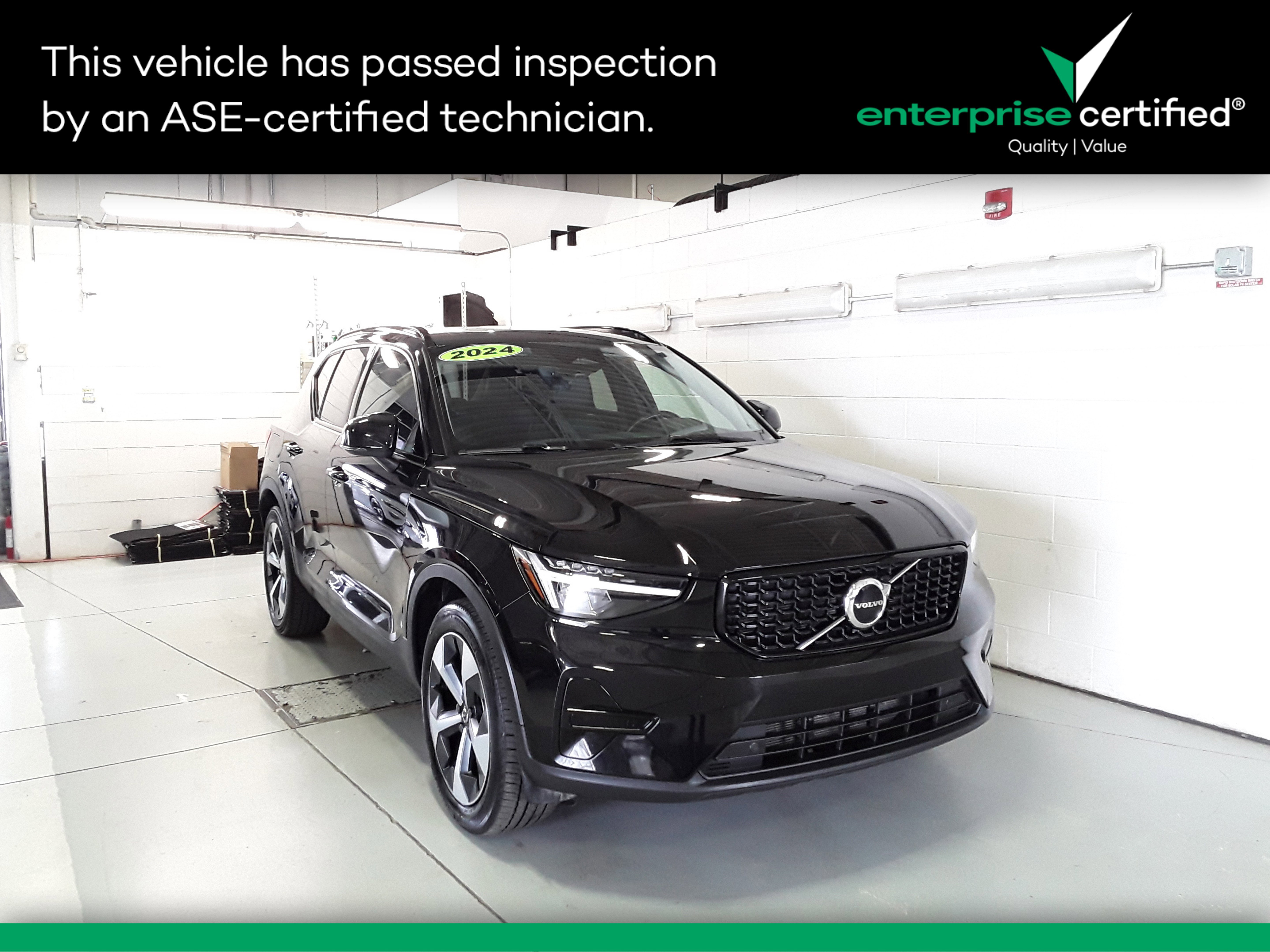 Used 2024 Volvo XC40 B5 AWD Core Dark Theme