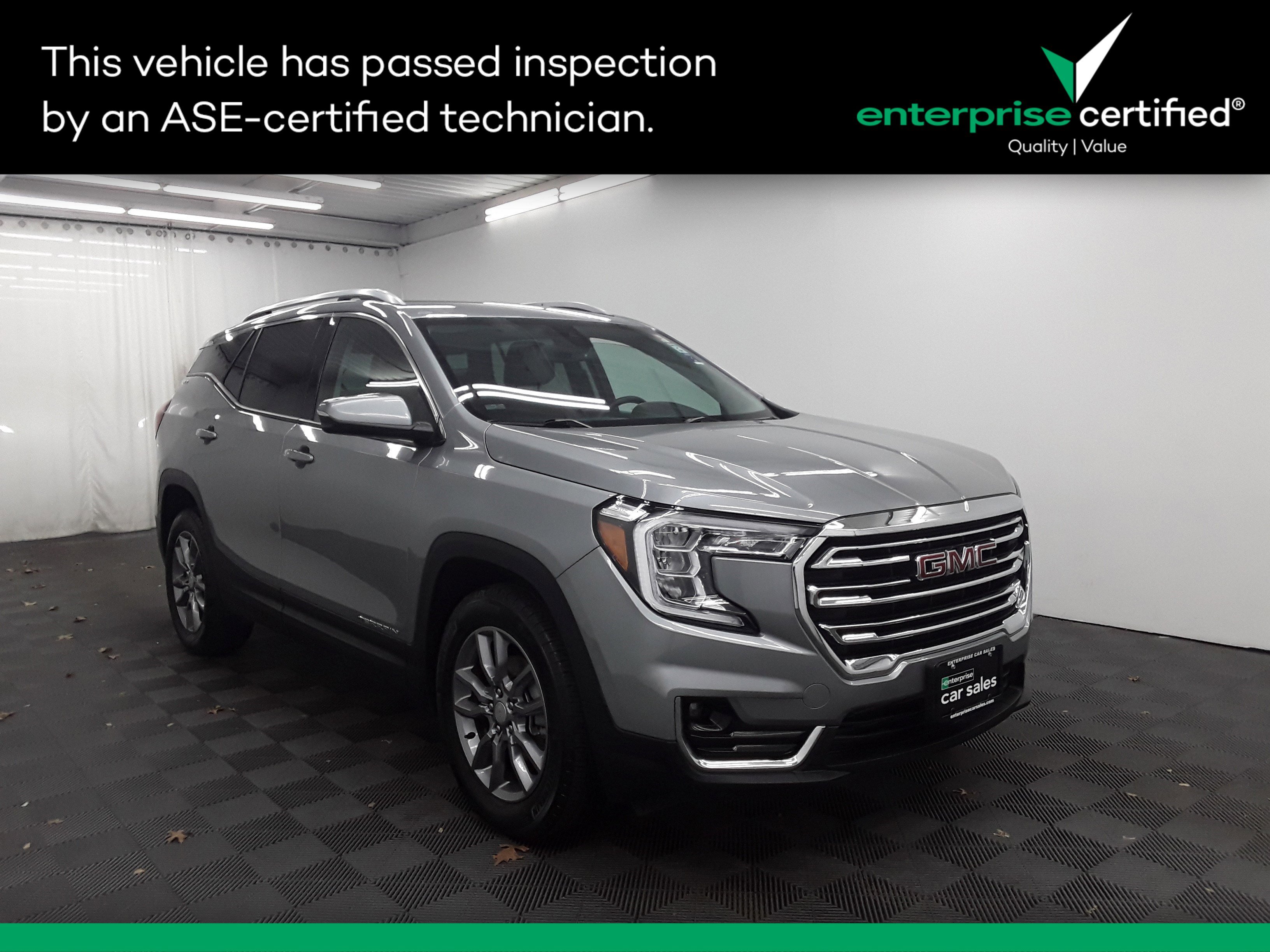 2024 GMC Terrain SLT's photo