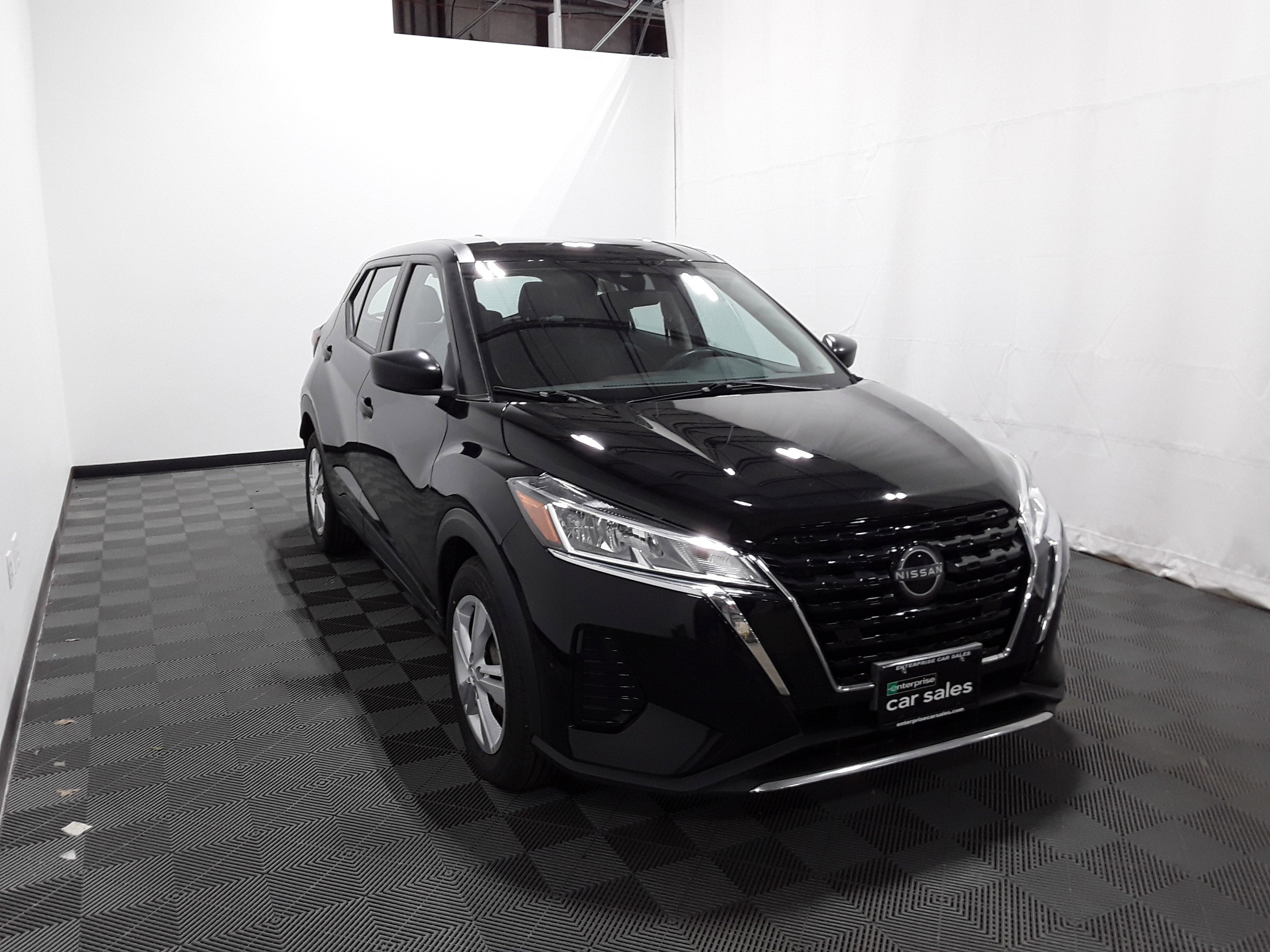 2022 Nissan Kicks S FWD