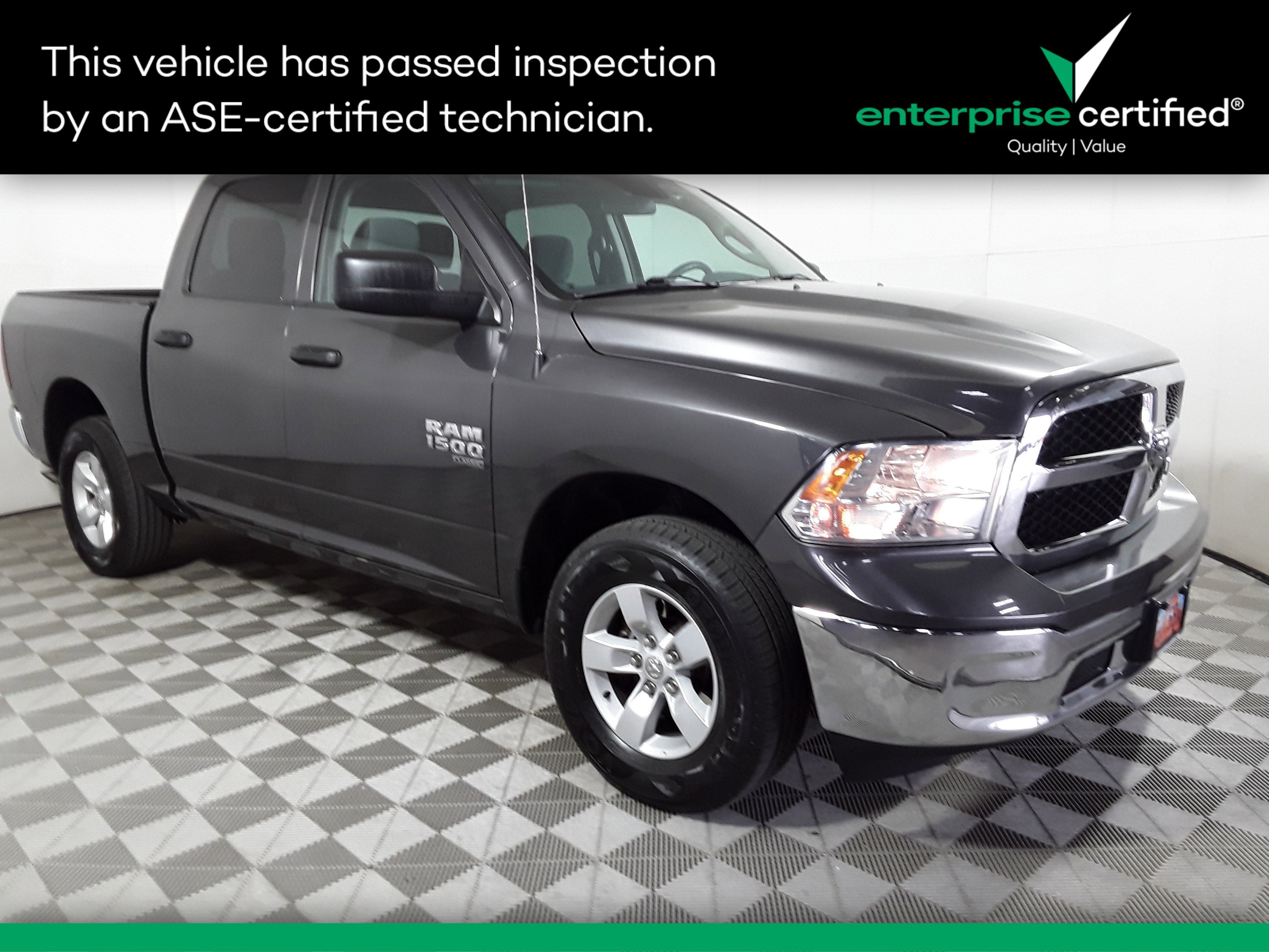 2022 Ram 1500 Classic SLT 4x4 Crew Cab 5'7