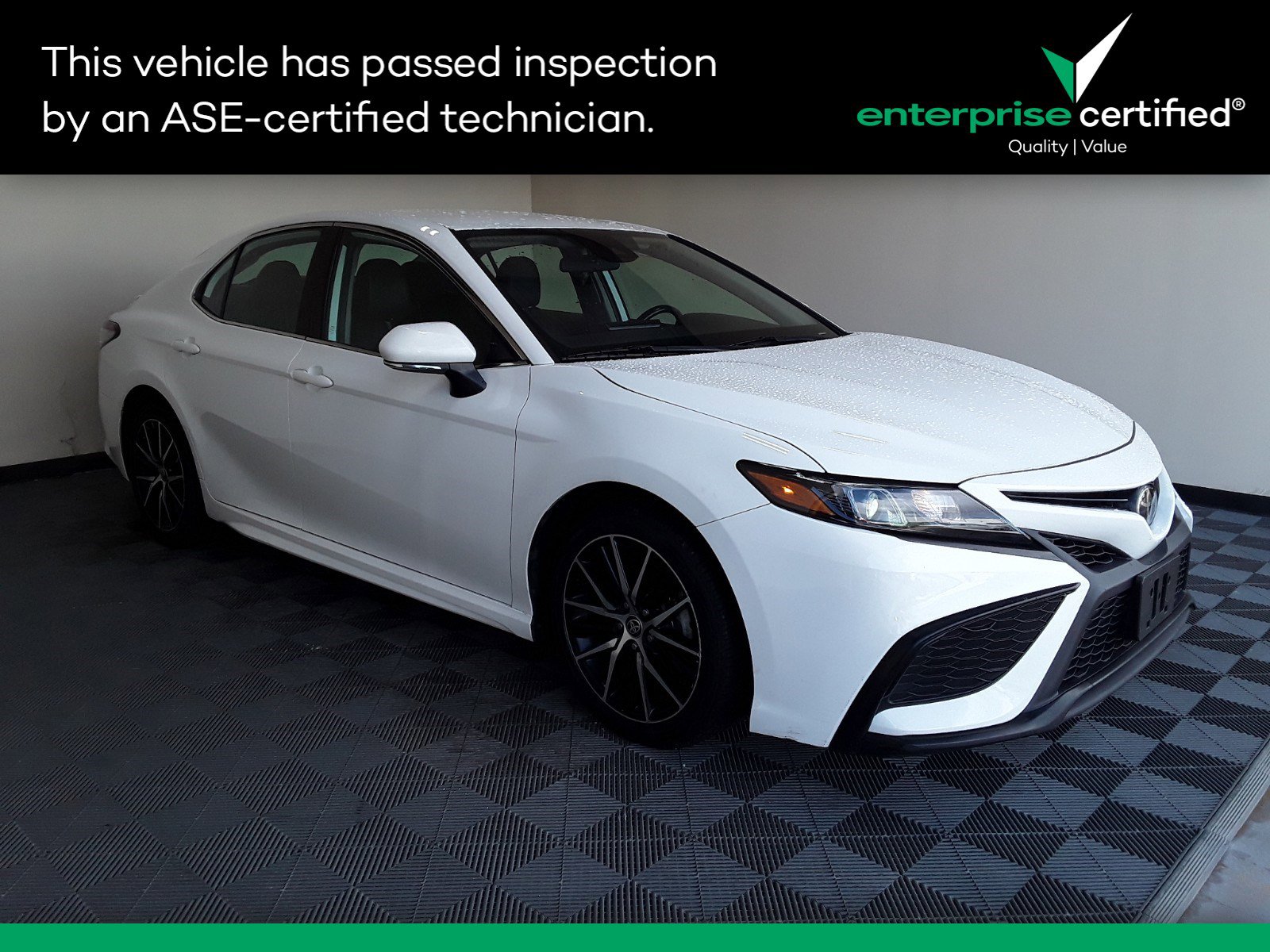 Used 2022 Toyota Camry SE Auto