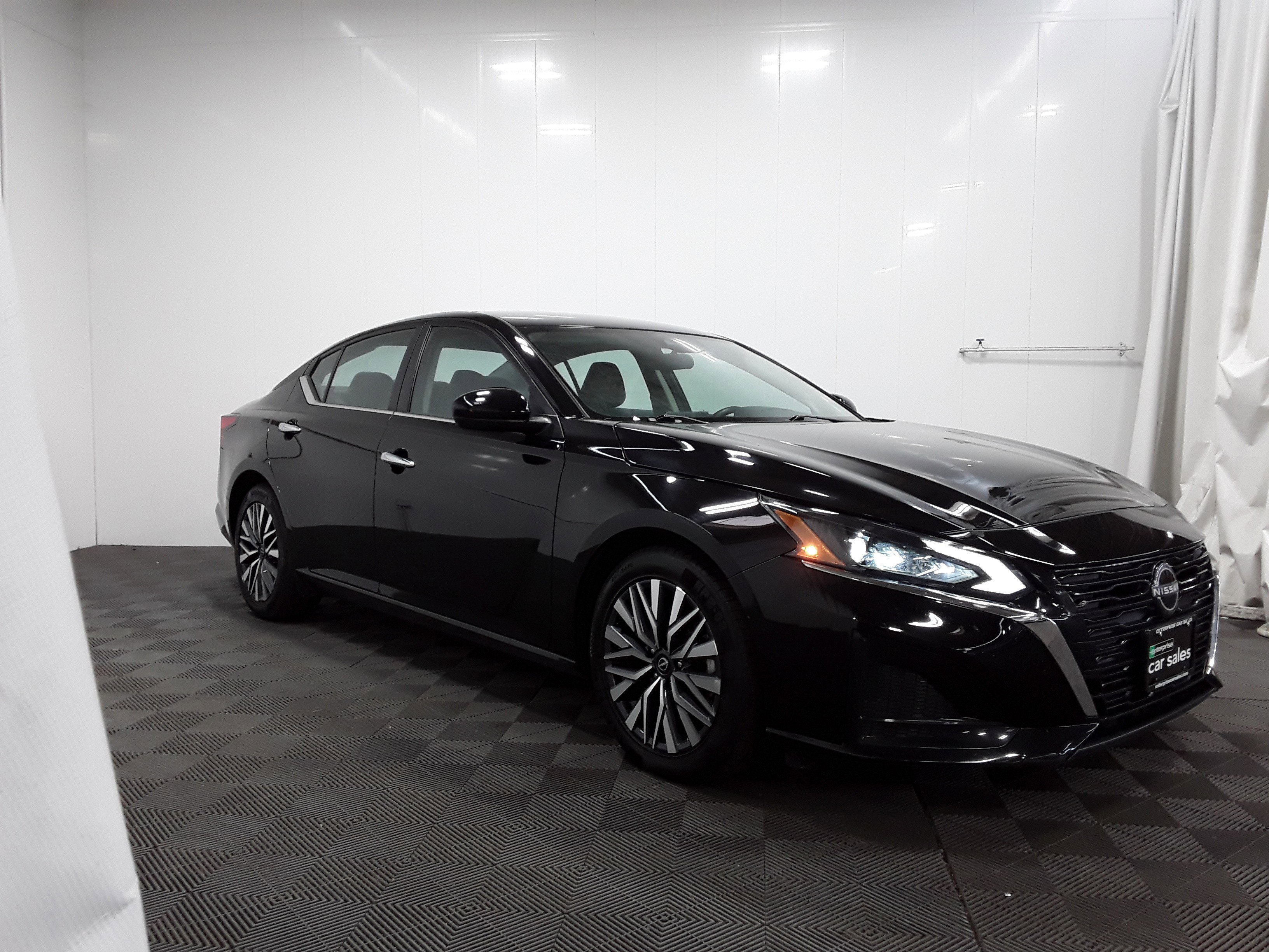 2023 Nissan Altima 2.5 SV Sedan