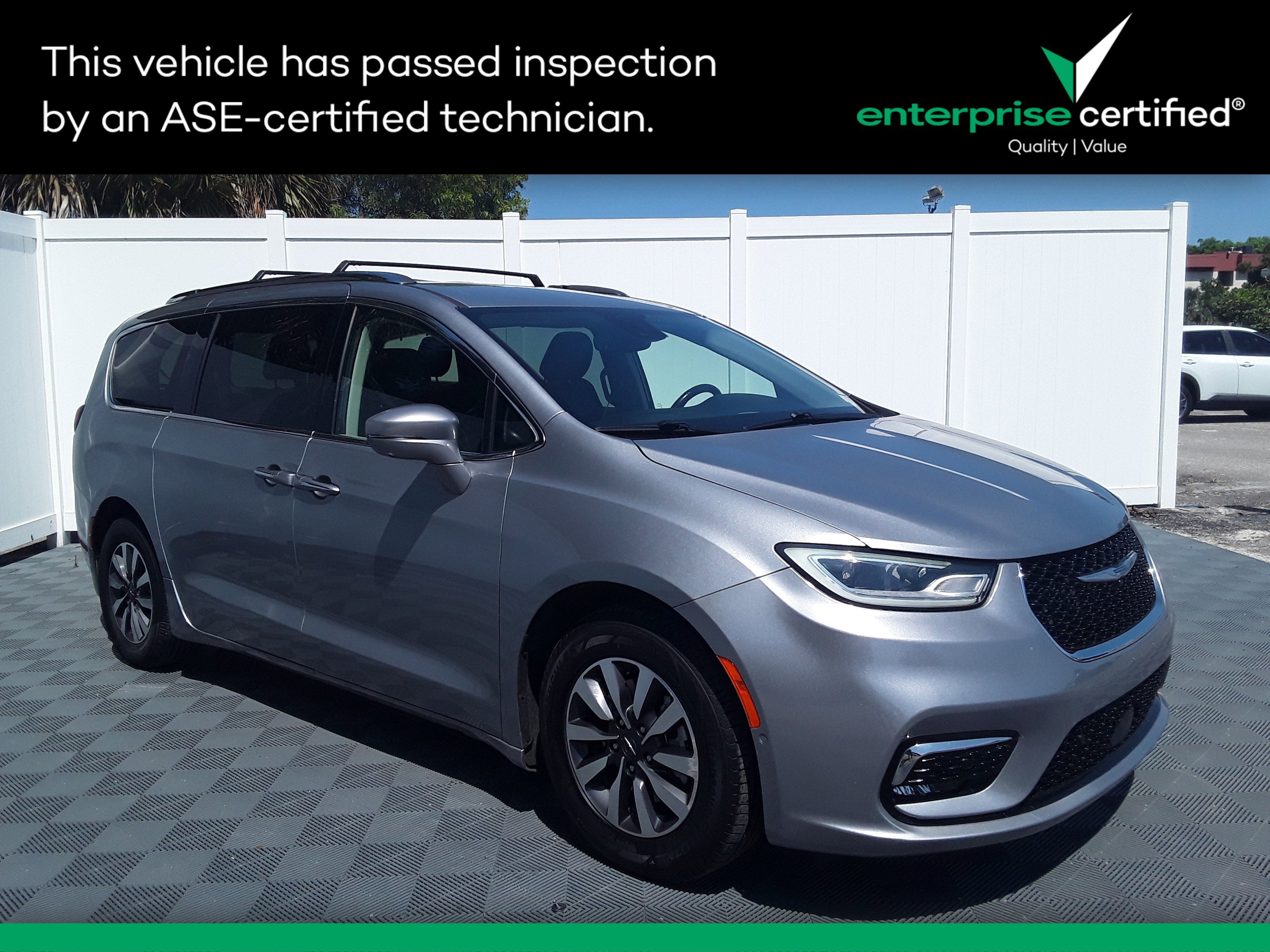 2021 Chrysler Pacifica Hybrid Touring L FWD