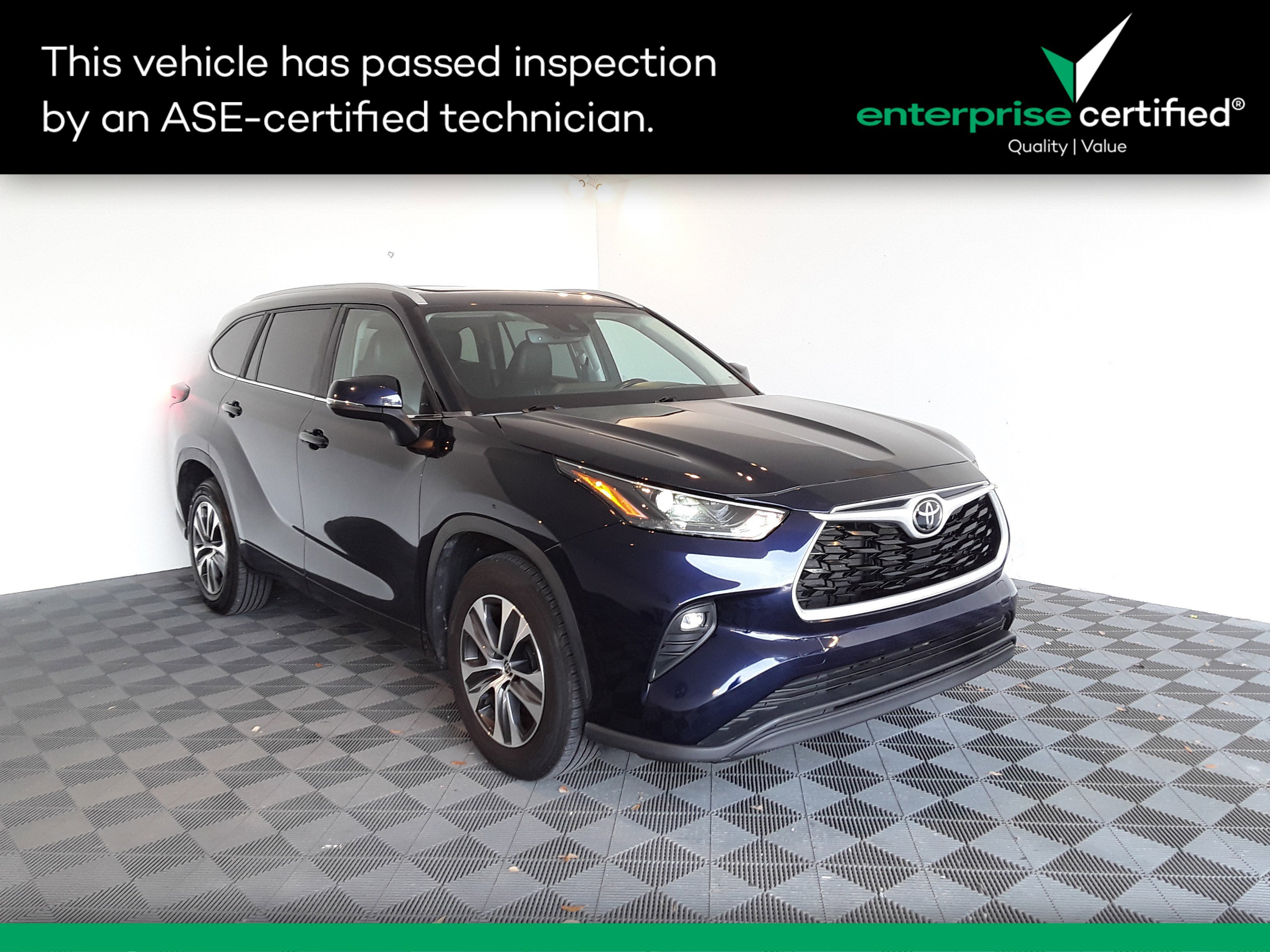 Used 2023 Toyota Highlander XLE FWD