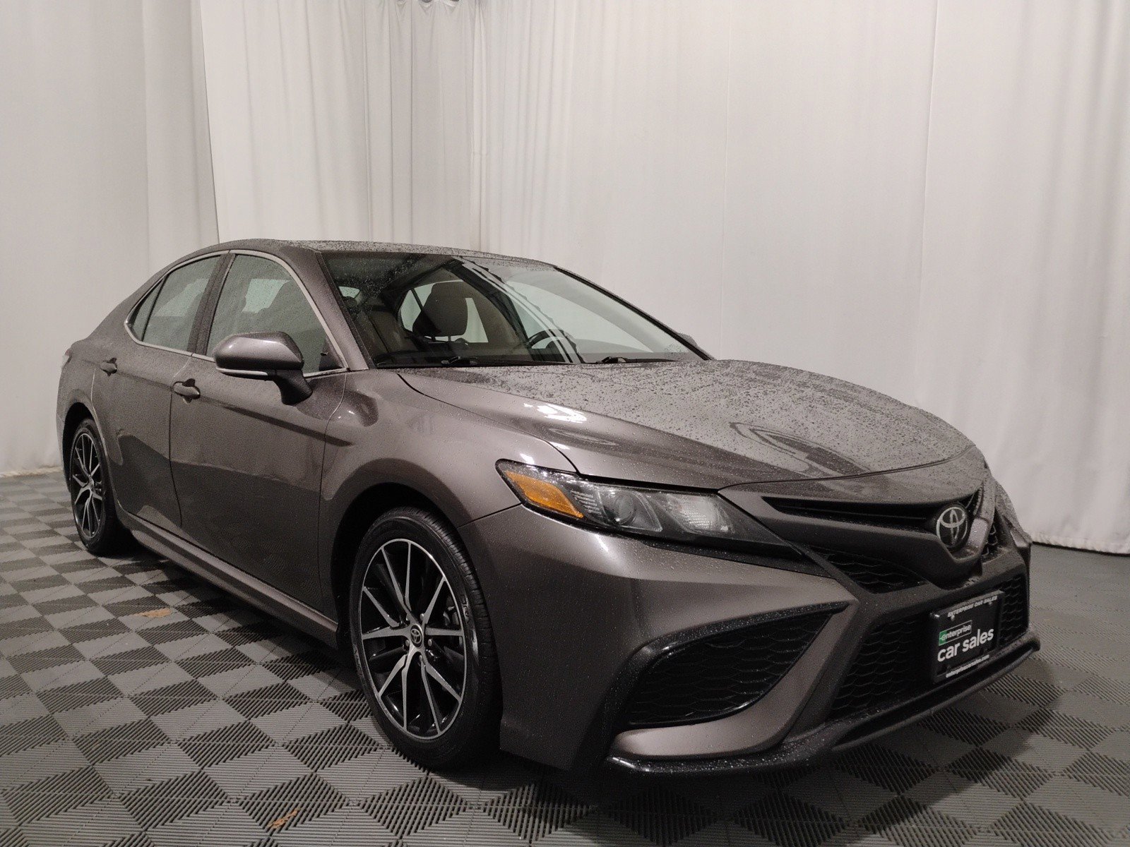 2022 Toyota Camry SE Auto