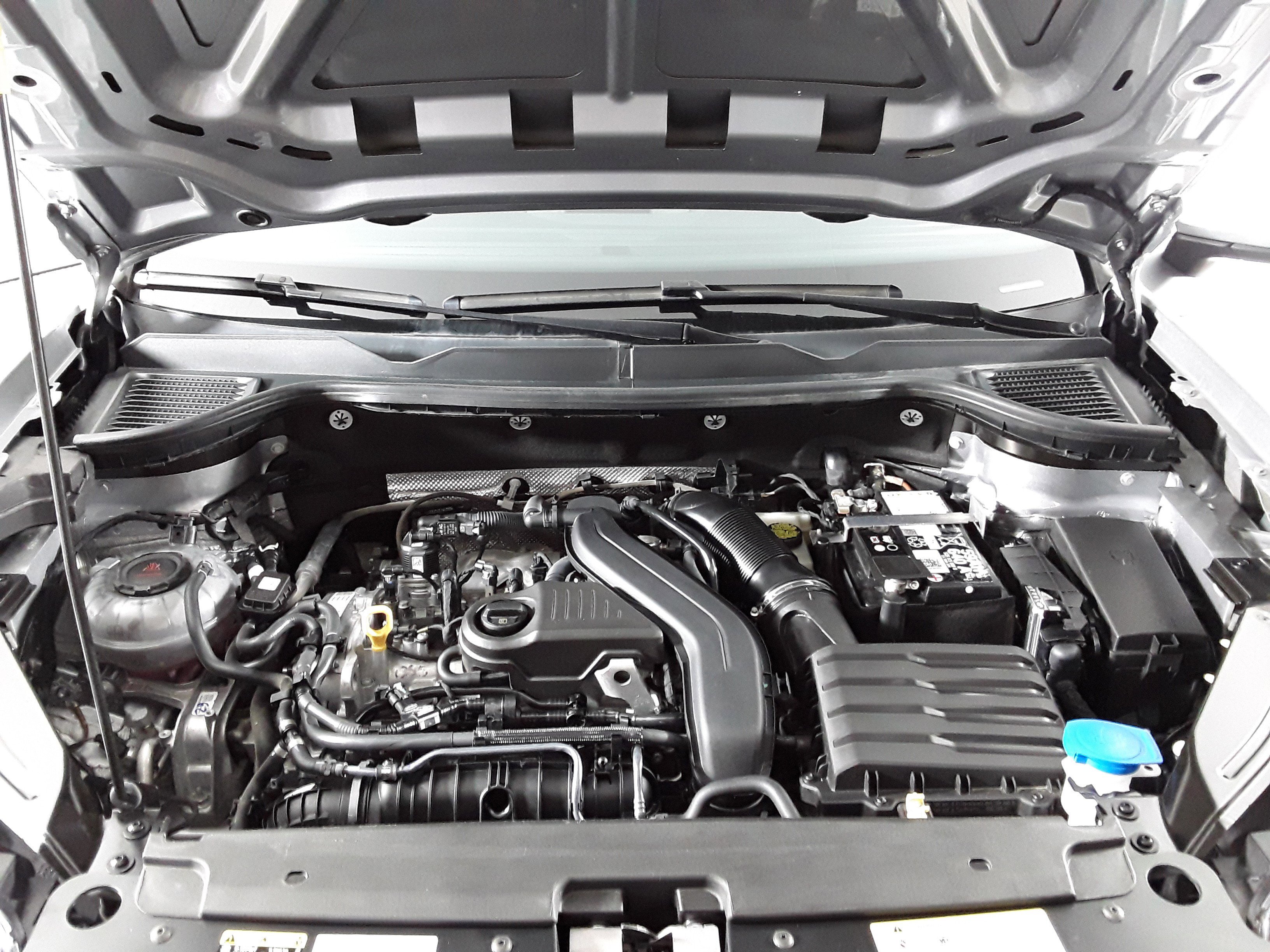 Image of Used 2024 Volkswagen Taos SE FWD