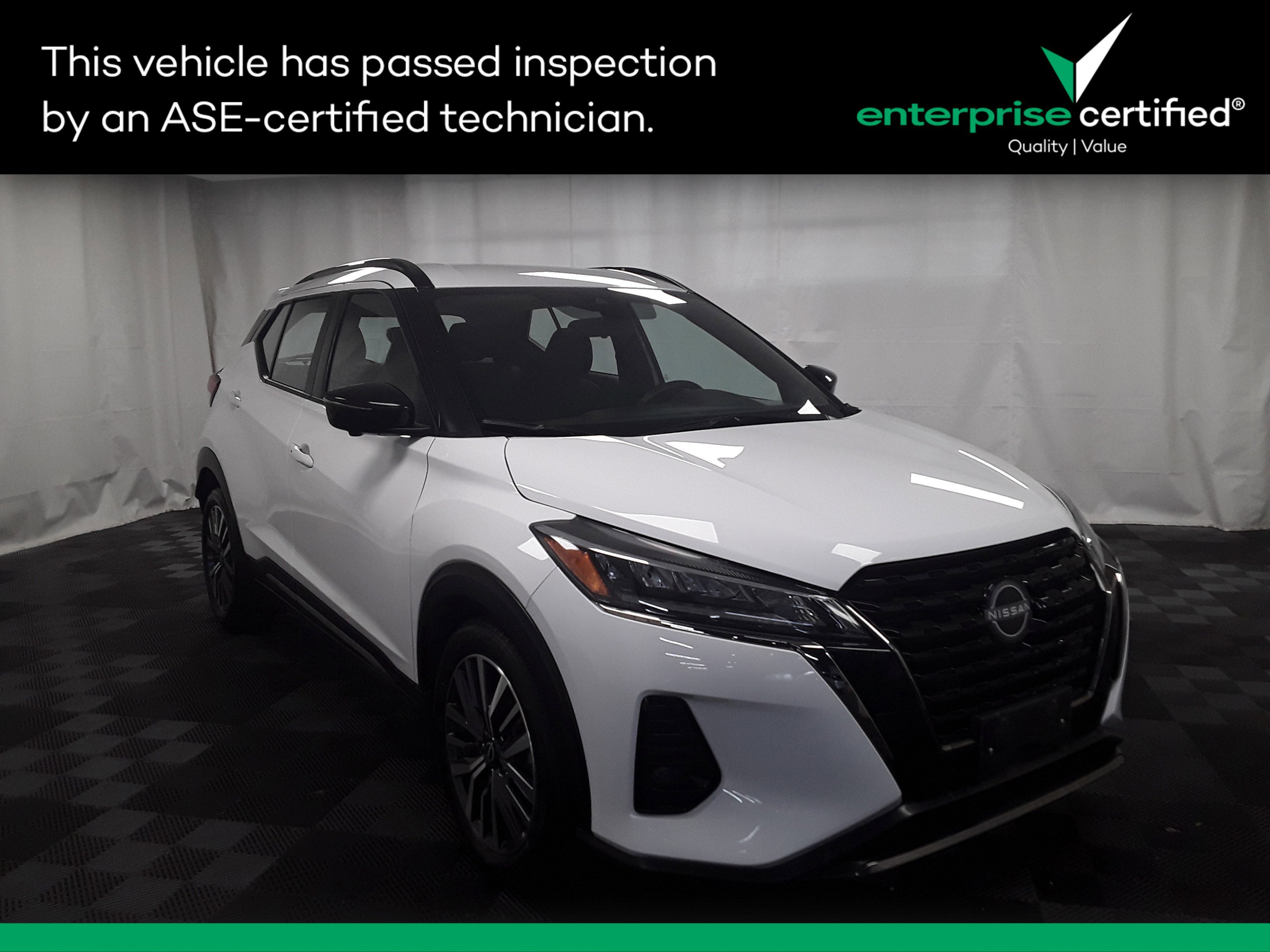 2024 Nissan Kicks SR's photo