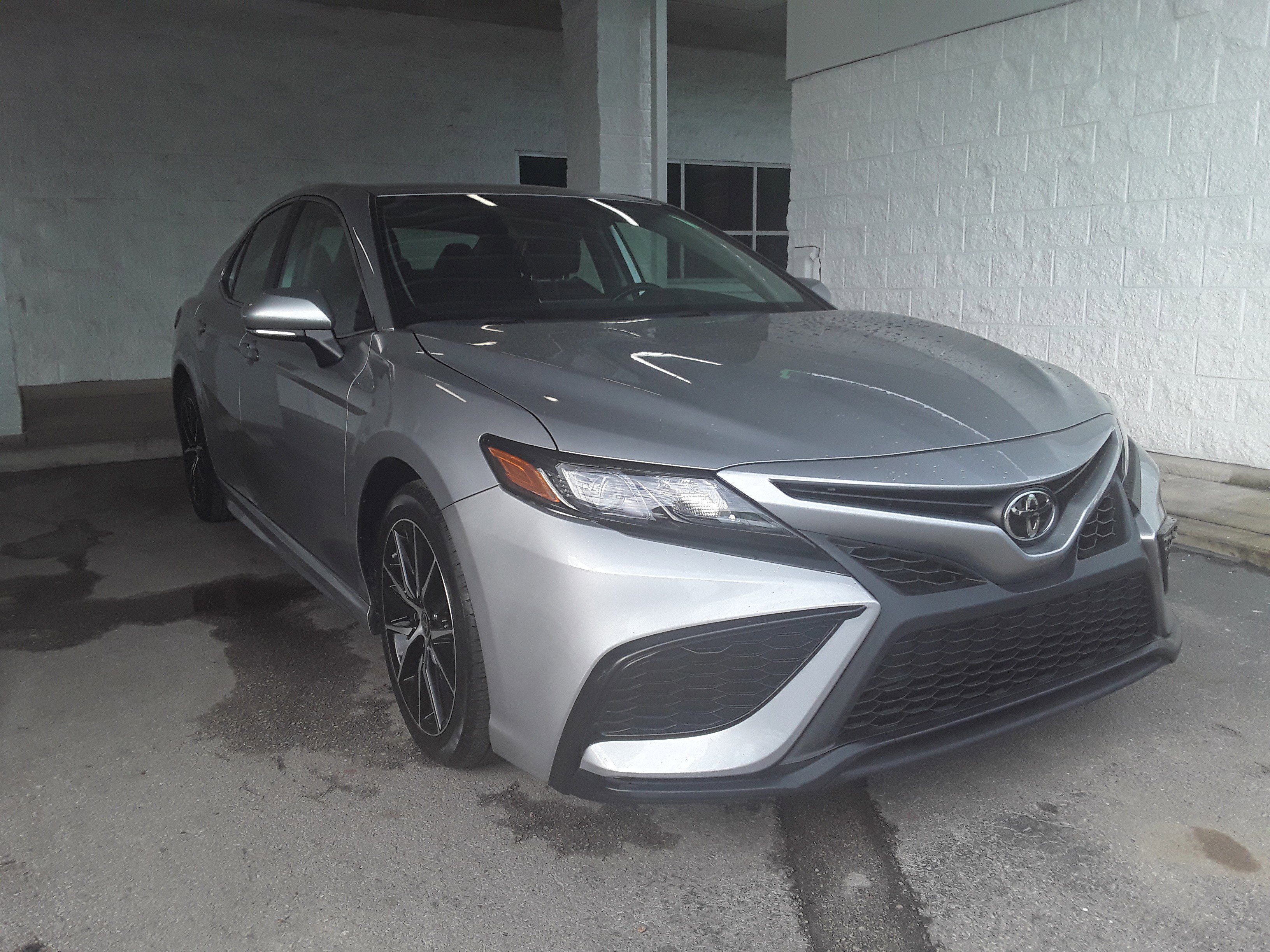 2024 Toyota Camry SE Auto