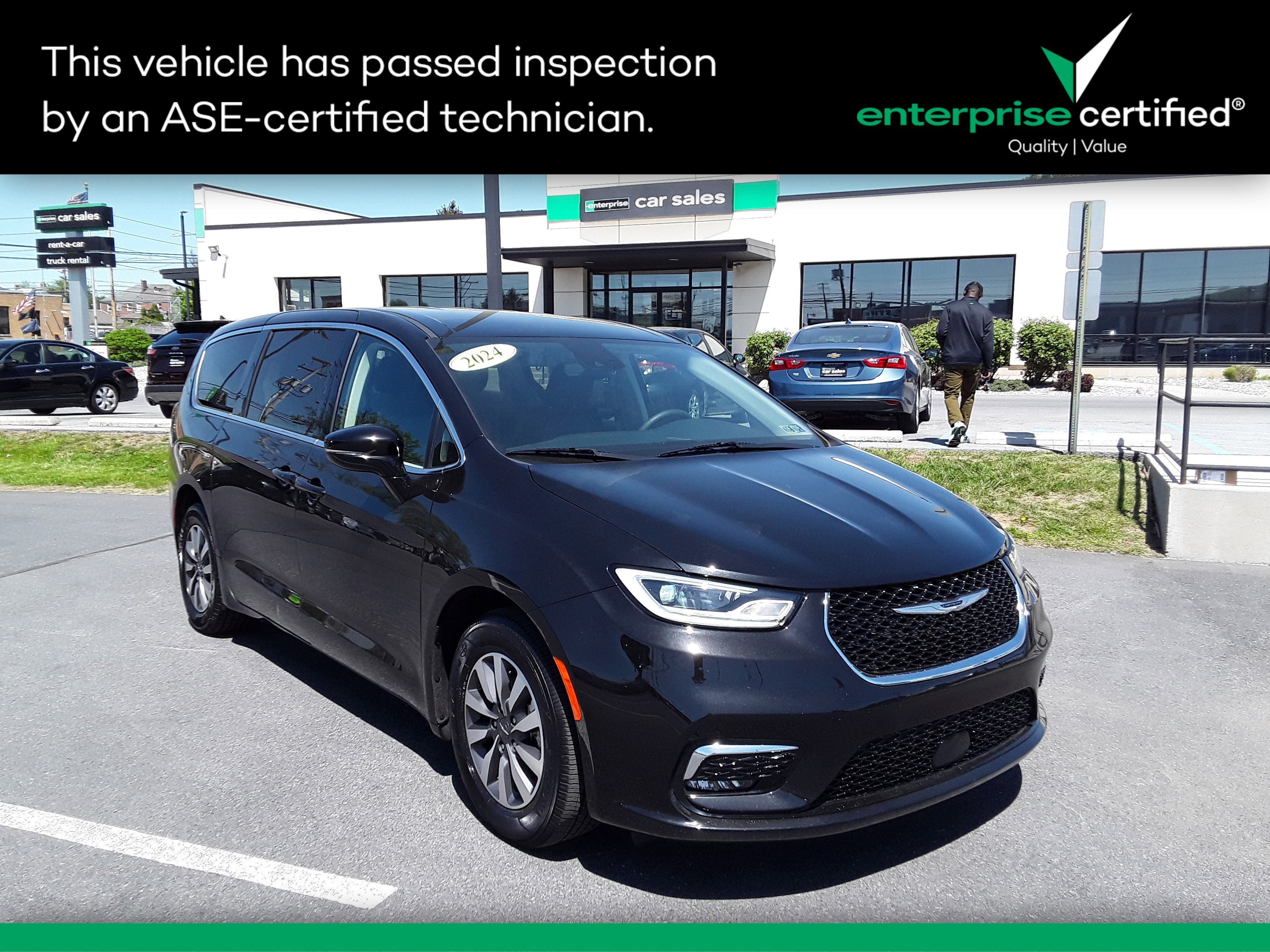 2024 Chrysler Pacifica Hybrid Select FWD