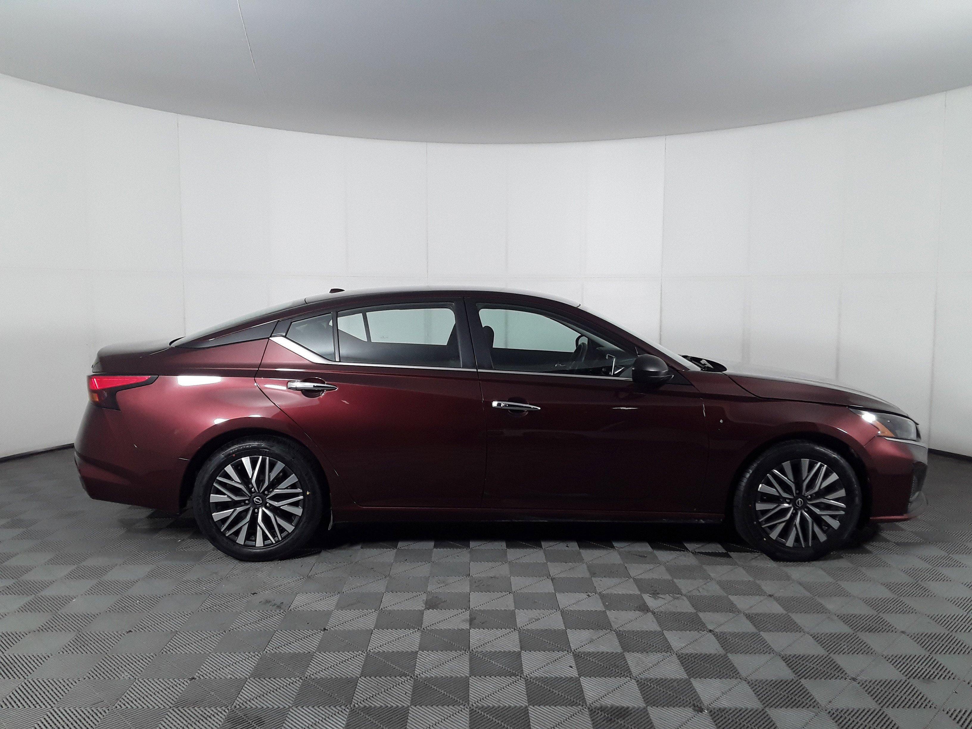 Image of Used 2024 Nissan Altima 2.5 SV Sedan