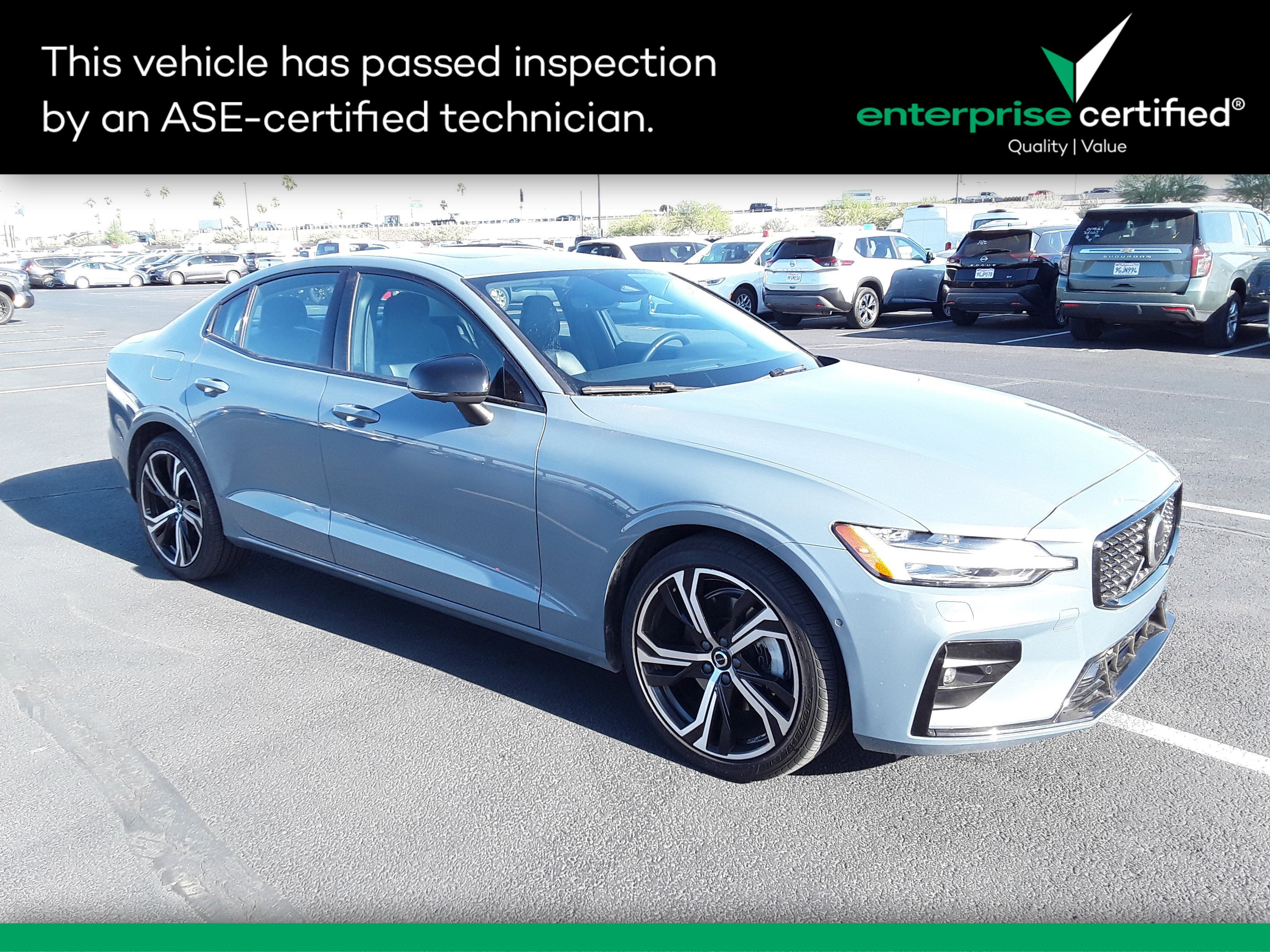 2024 Volvo S60 B5 FWD Plus Dark Theme