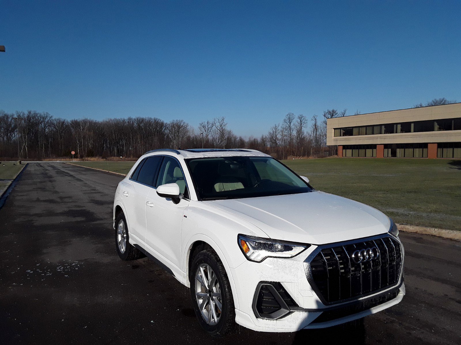 2023 Audi Q3 S line Premium 45 TFSI quattro