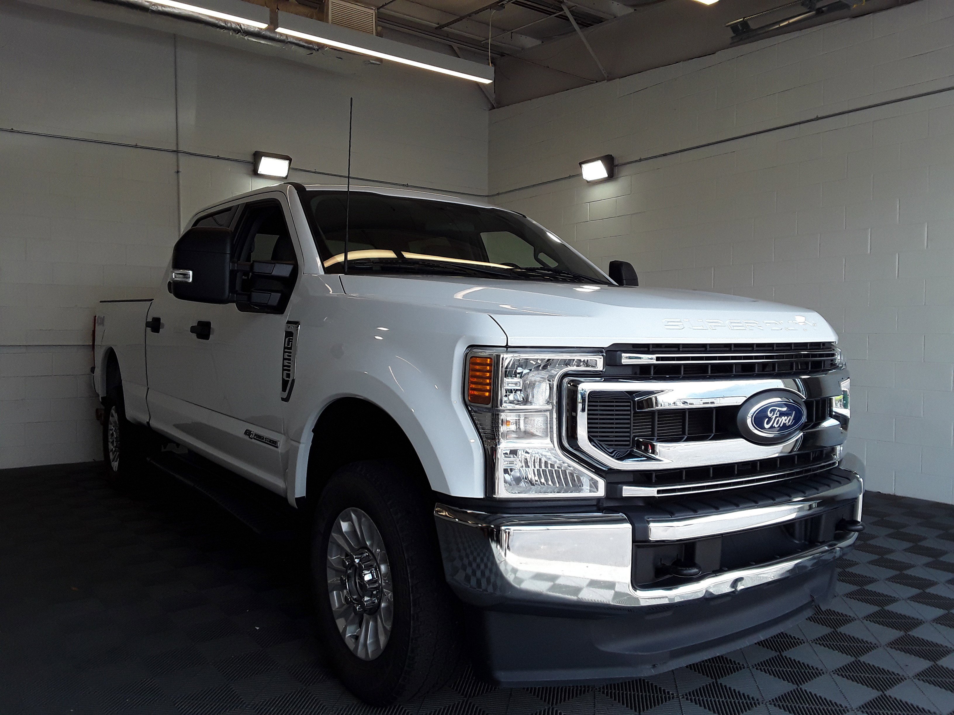 2022 Ford Super Duty F-250 SRW XLT 4WD Crew Cab 6.75' Box