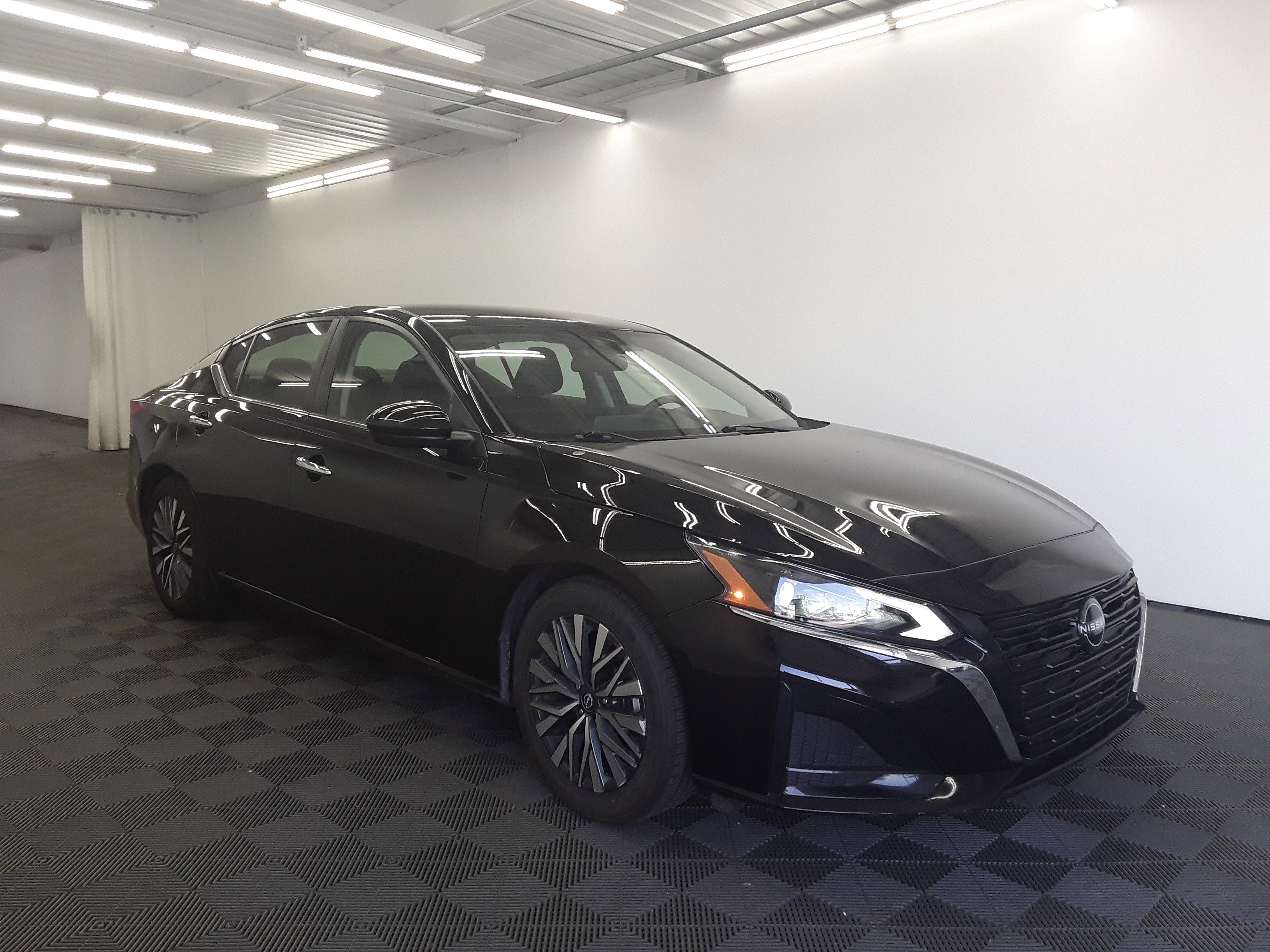 2023 Nissan Altima 2.5 SV Sedan