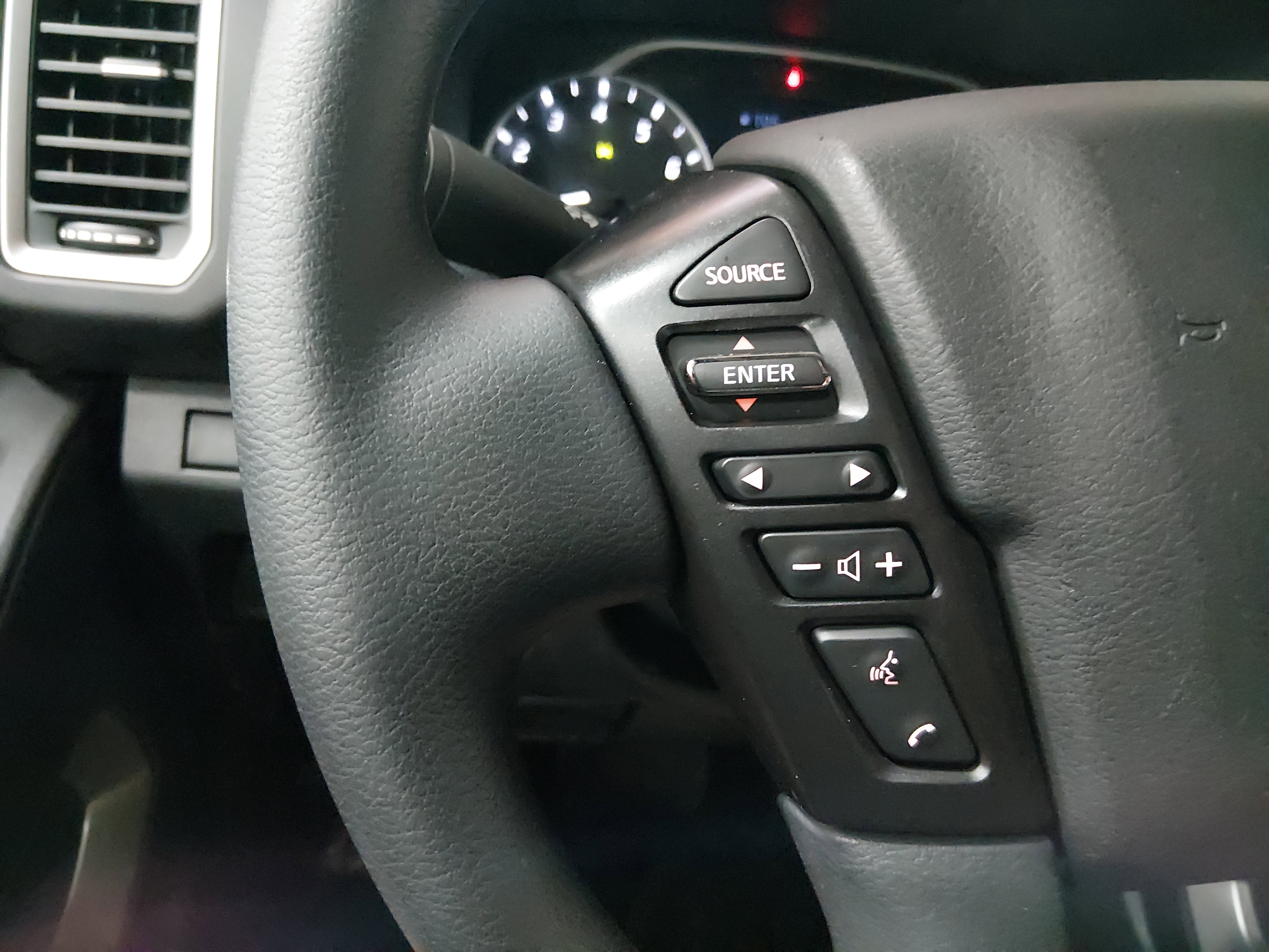 2024 Nissan Frontier SV - Photo 12