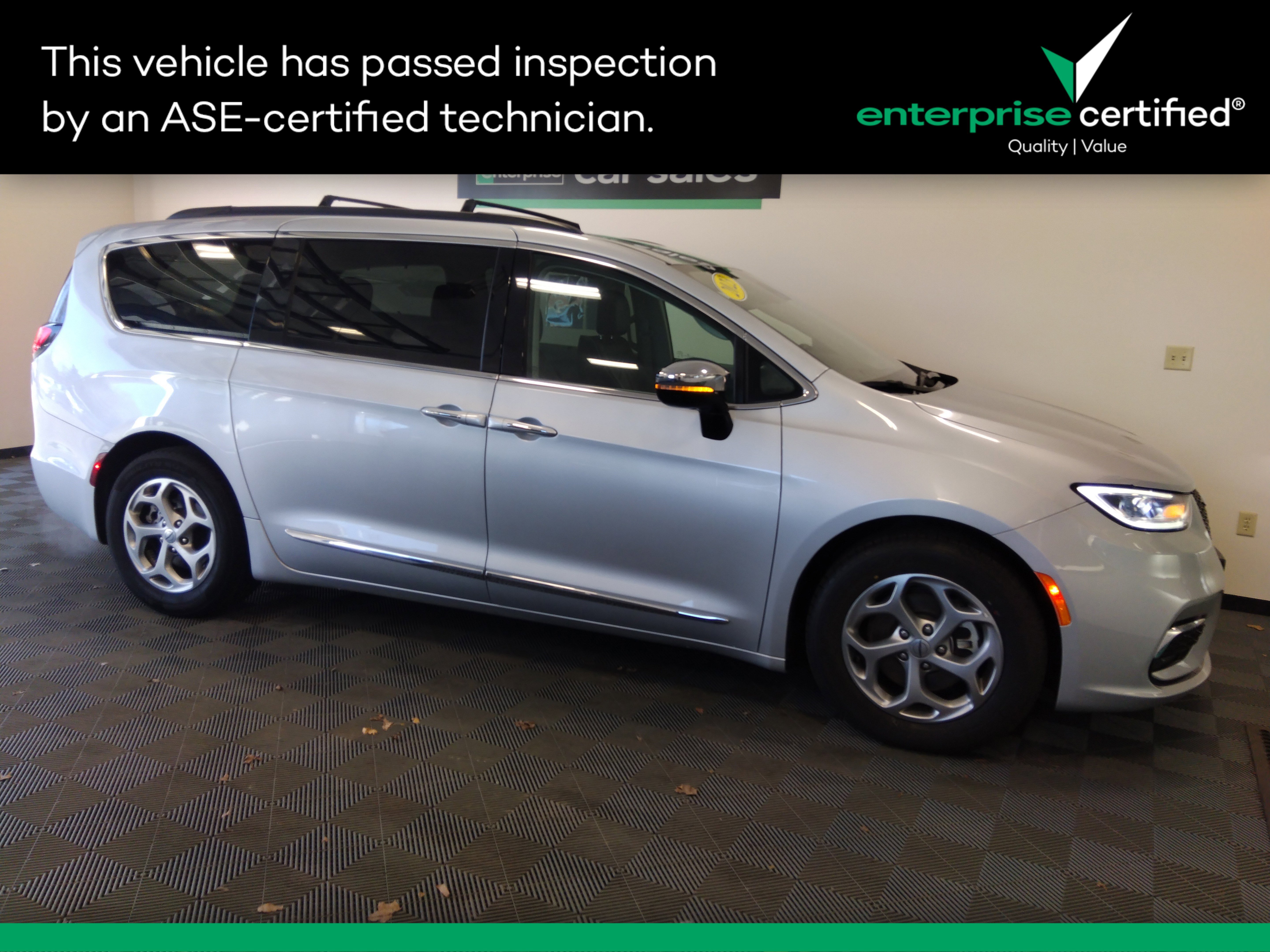 2023 Chrysler Pacifica Limited FWD