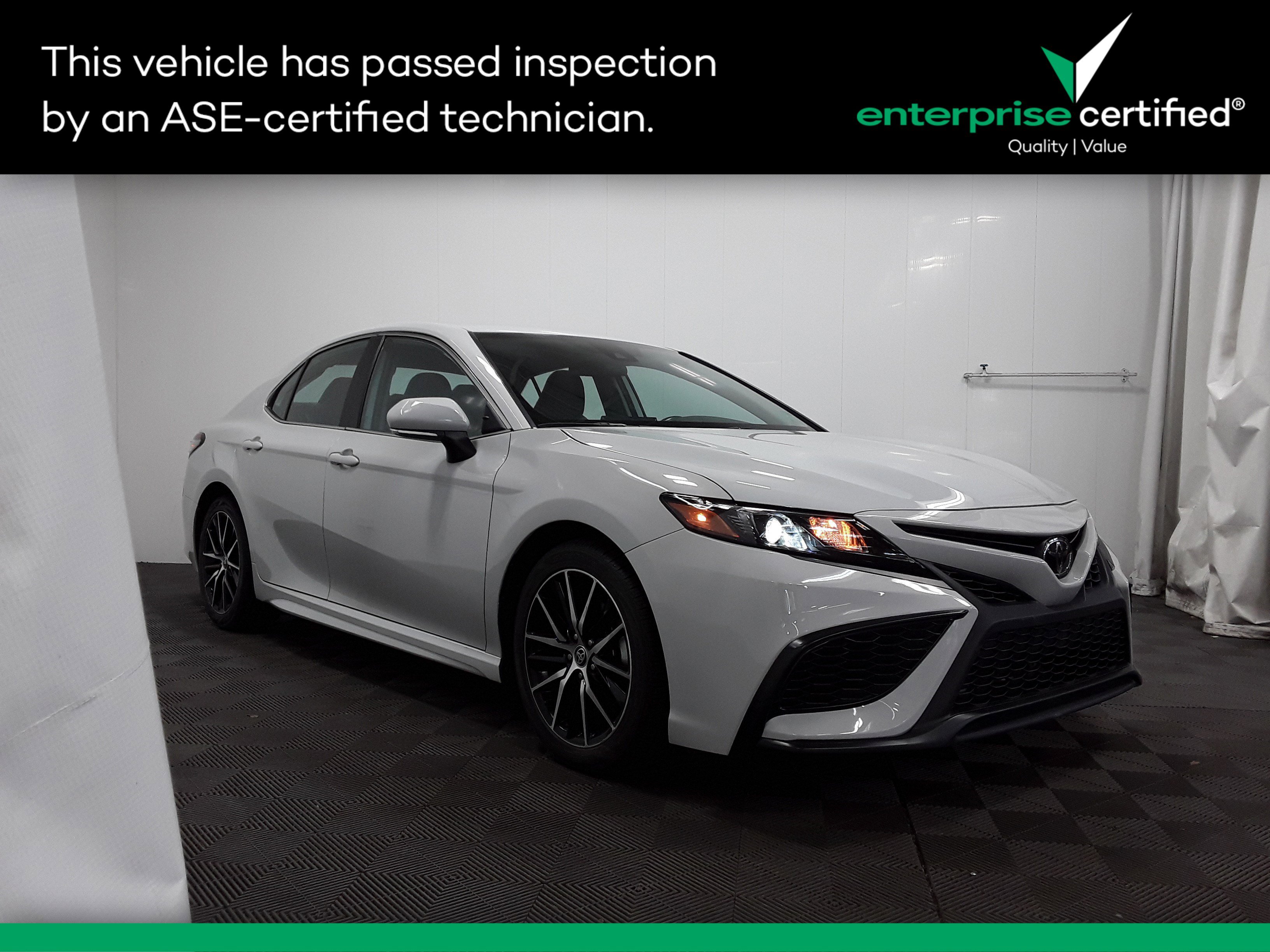 2023 Toyota Camry SE Auto