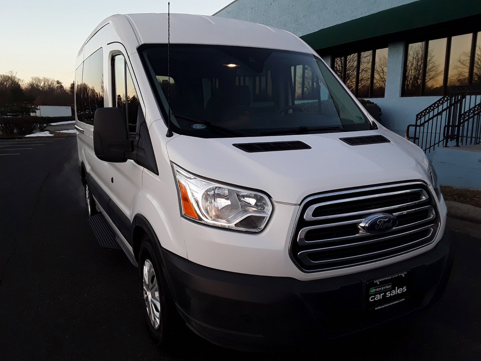 2019 Ford Transit Passenger Wagon T-150 130