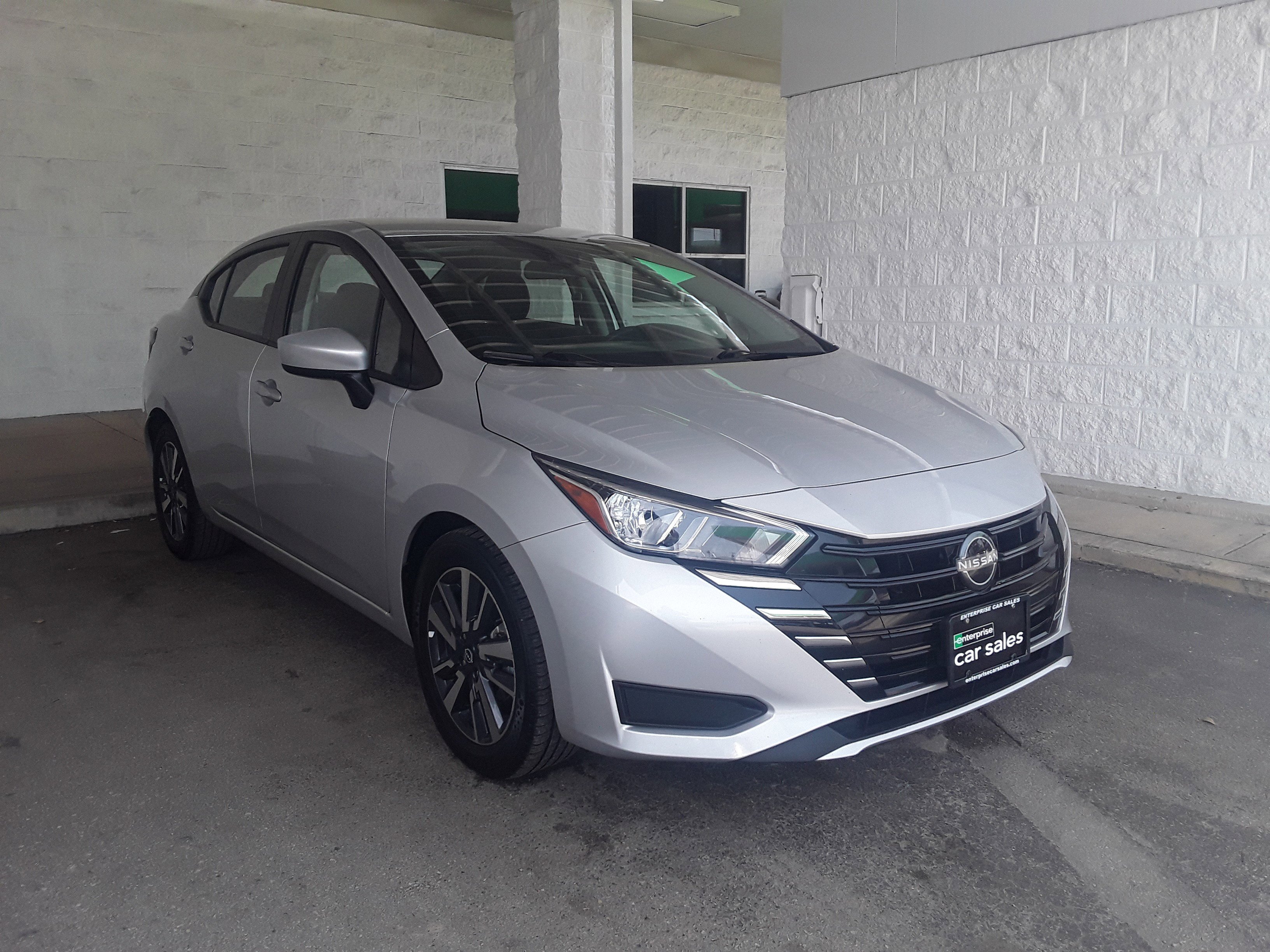 2023 Nissan Versa SV CVT