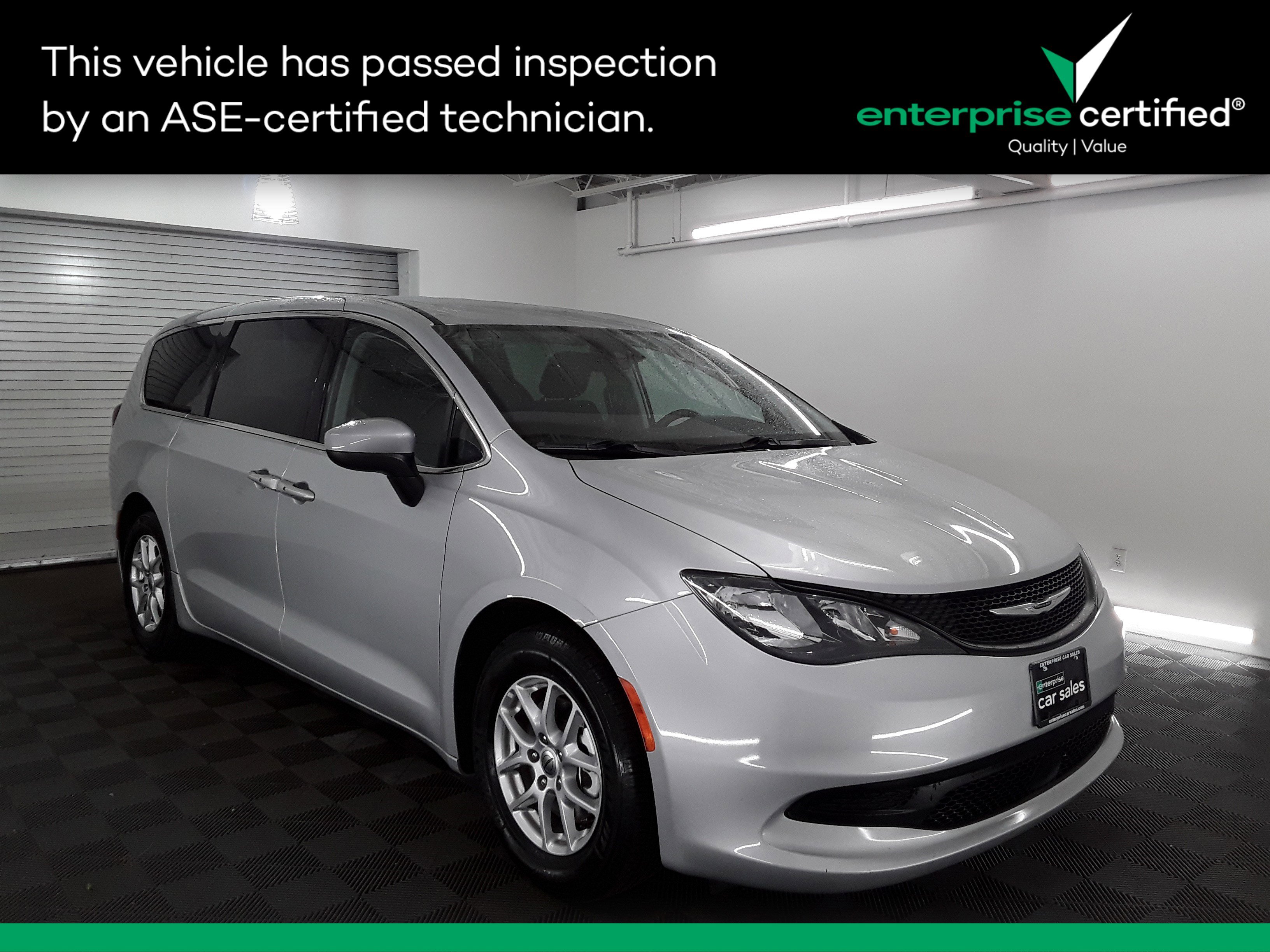2023 Chrysler Voyager LX FWD