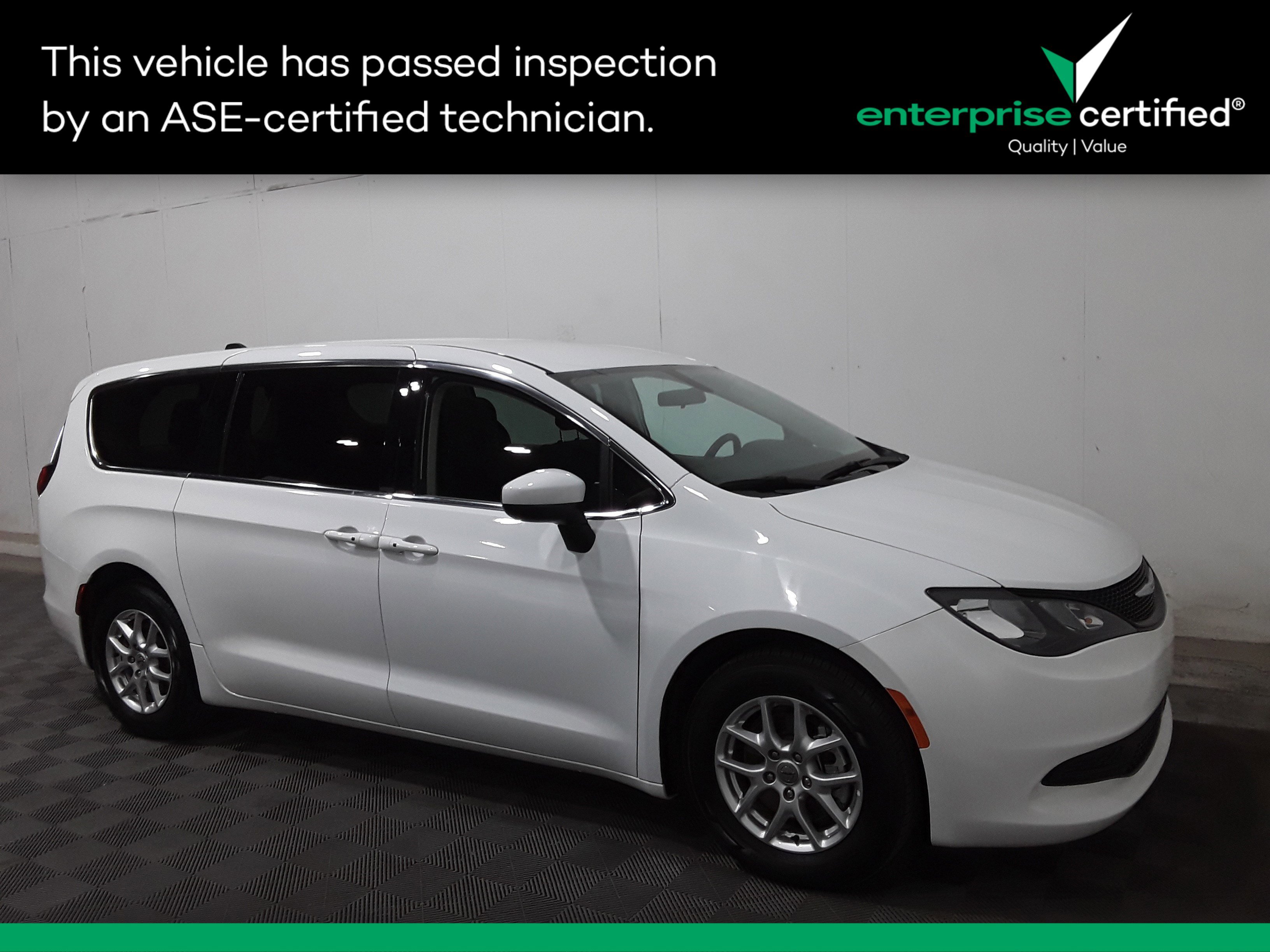 Used 2022 Chrysler Voyager LX FWD's photo