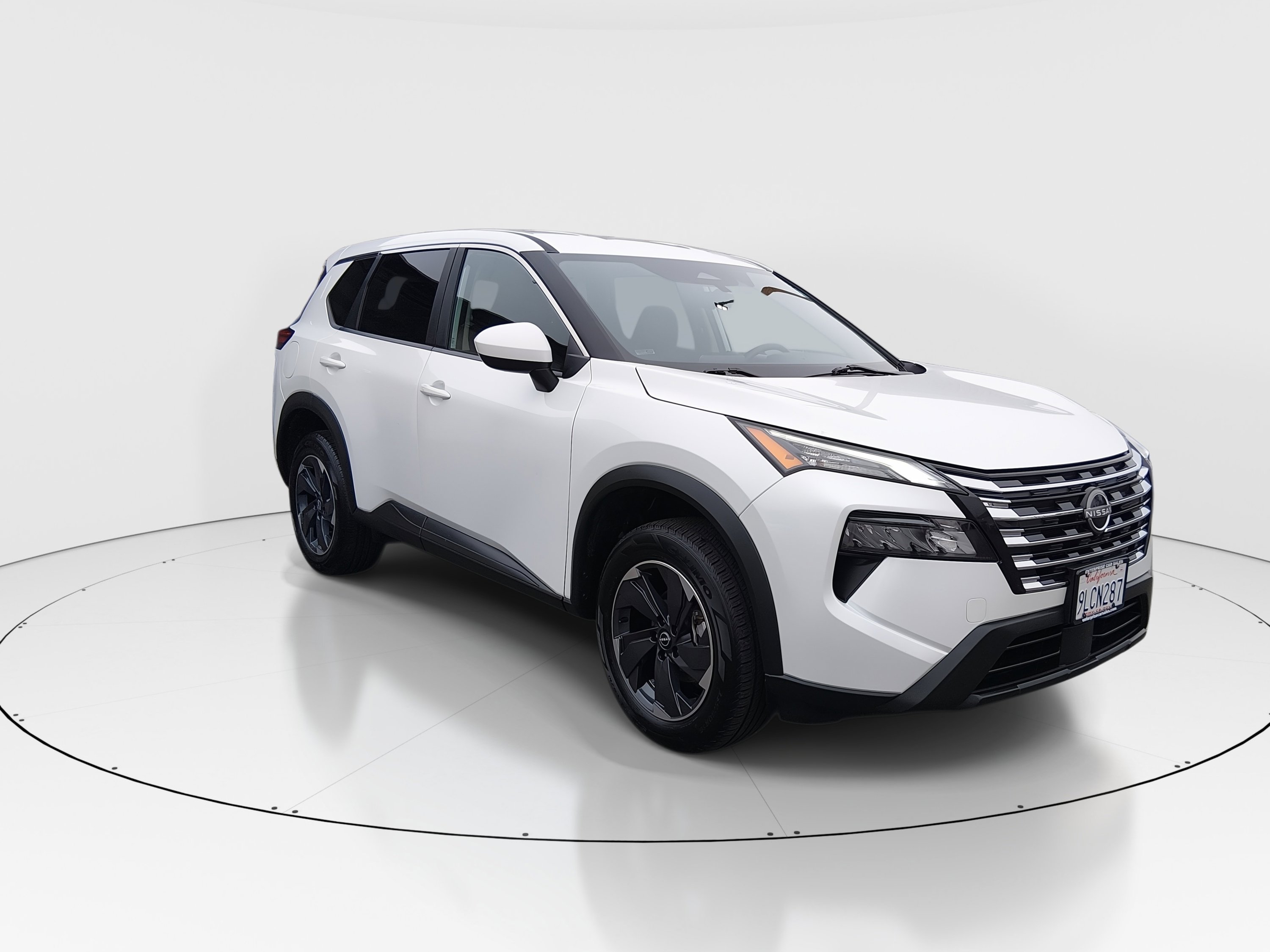 2024 Nissan Rogue SV's photo