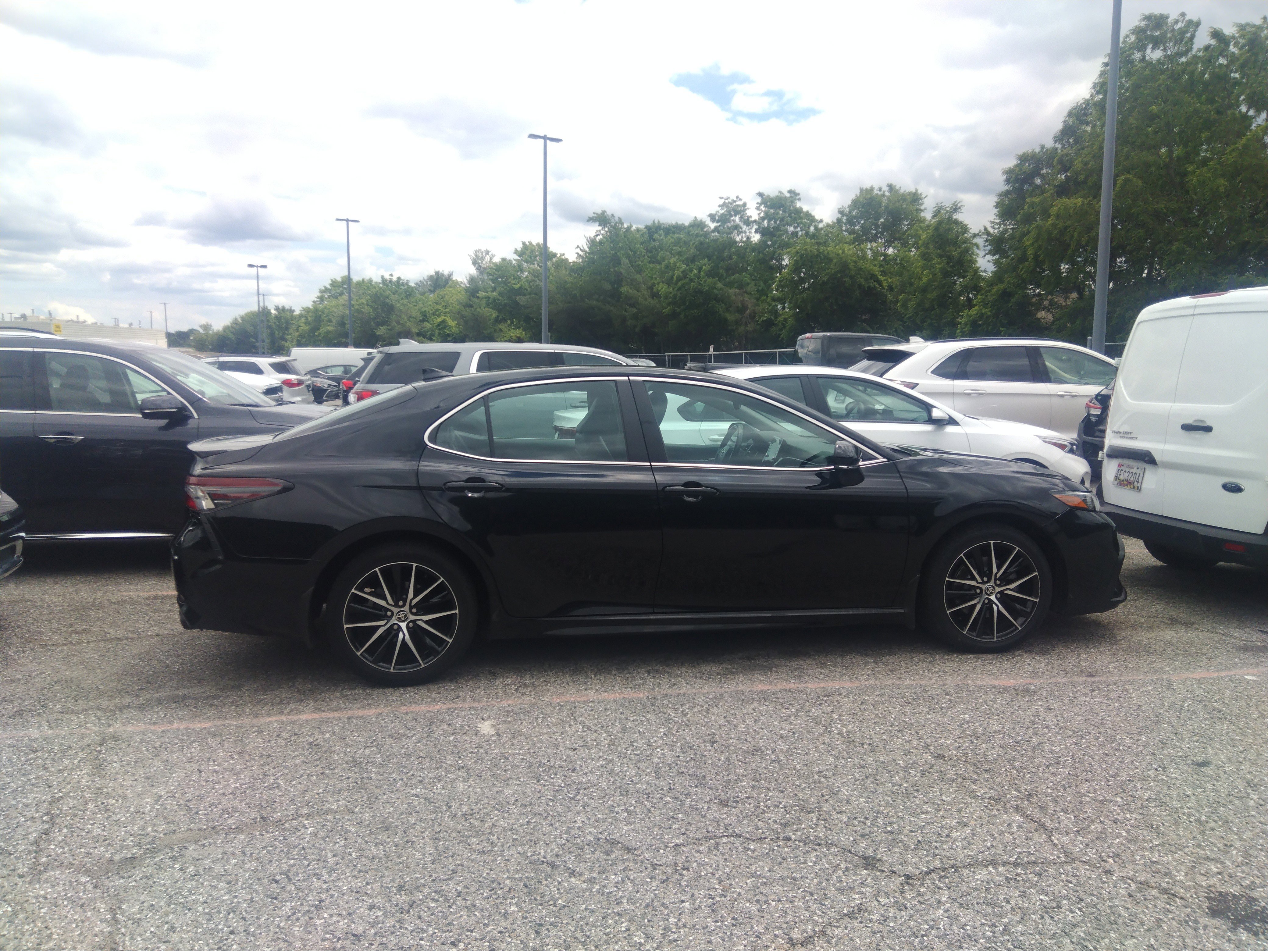 2023 Toyota Camry SE Auto
