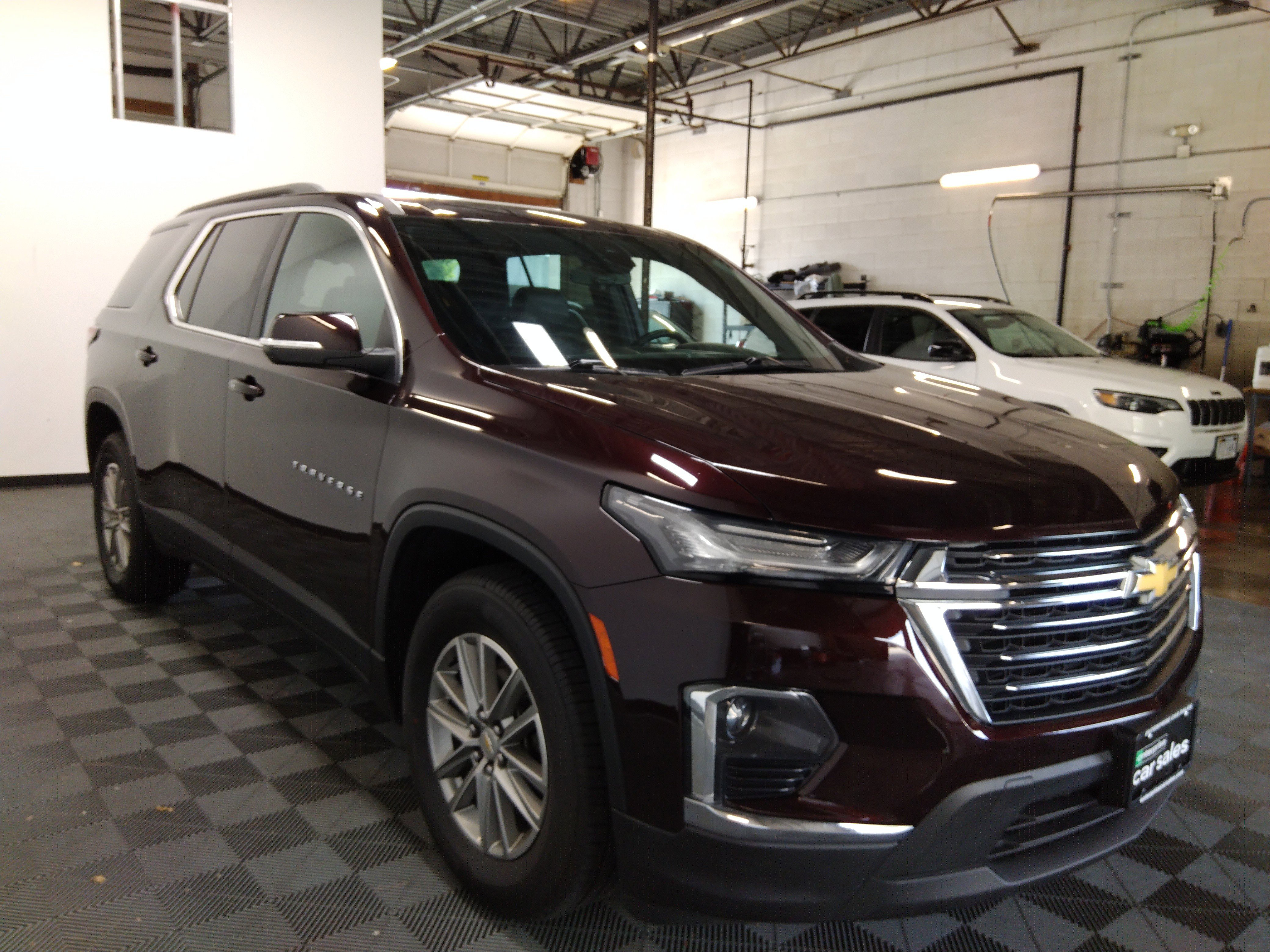 2023 Chevrolet Traverse AWD 4dr LT Leather