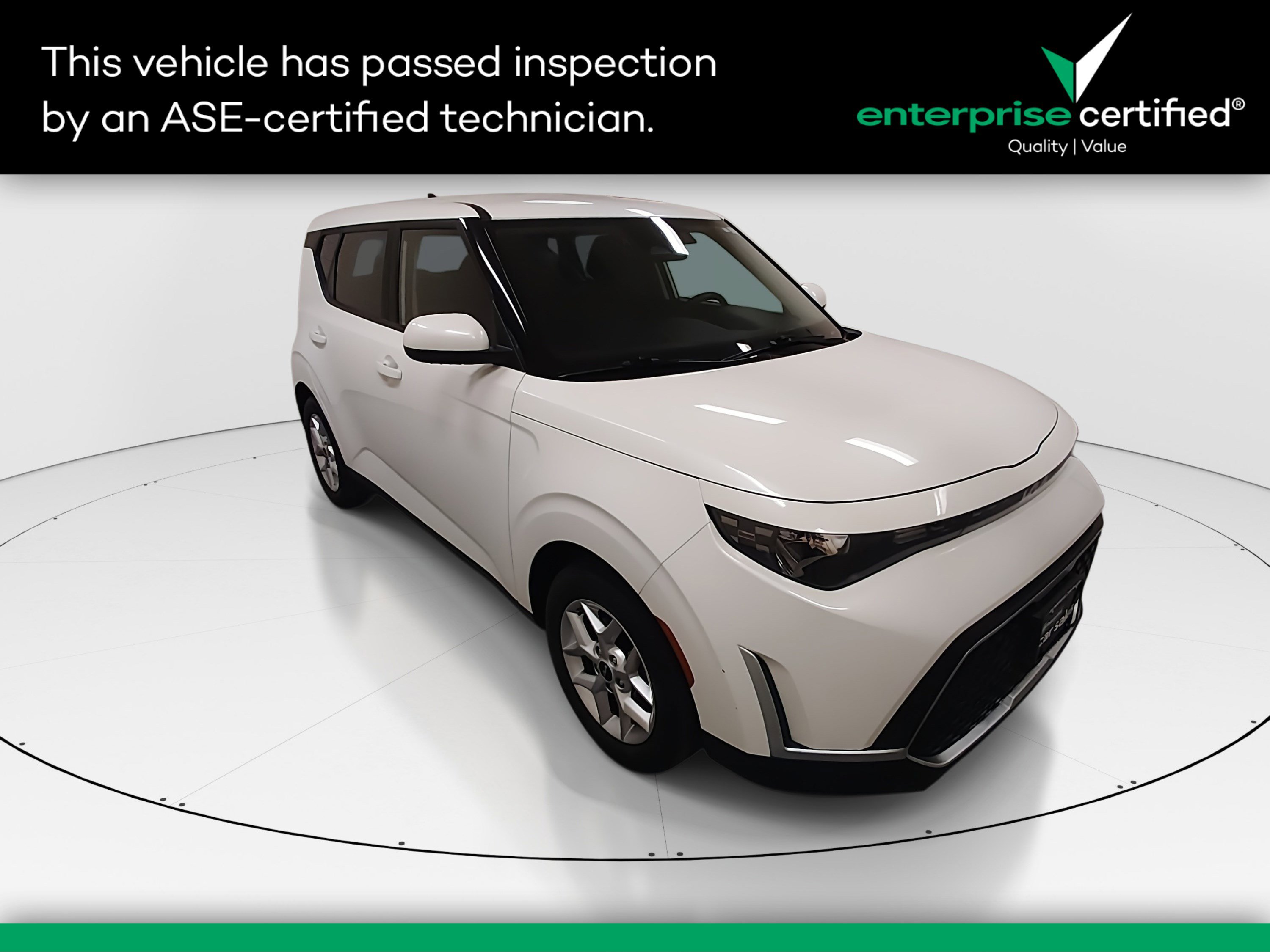 2023 Kia Soul LX's photo