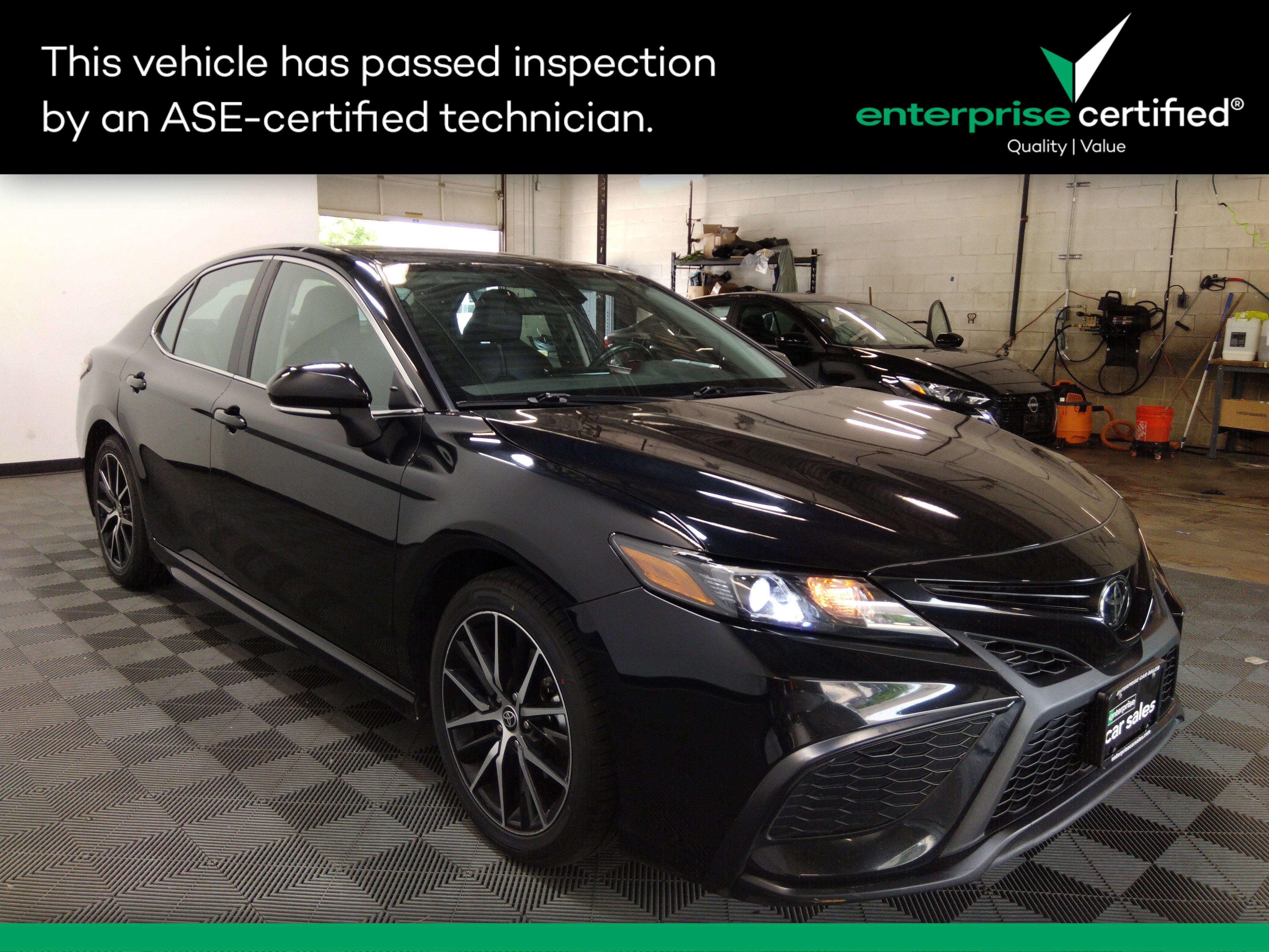 2023 Toyota Camry SE Auto
