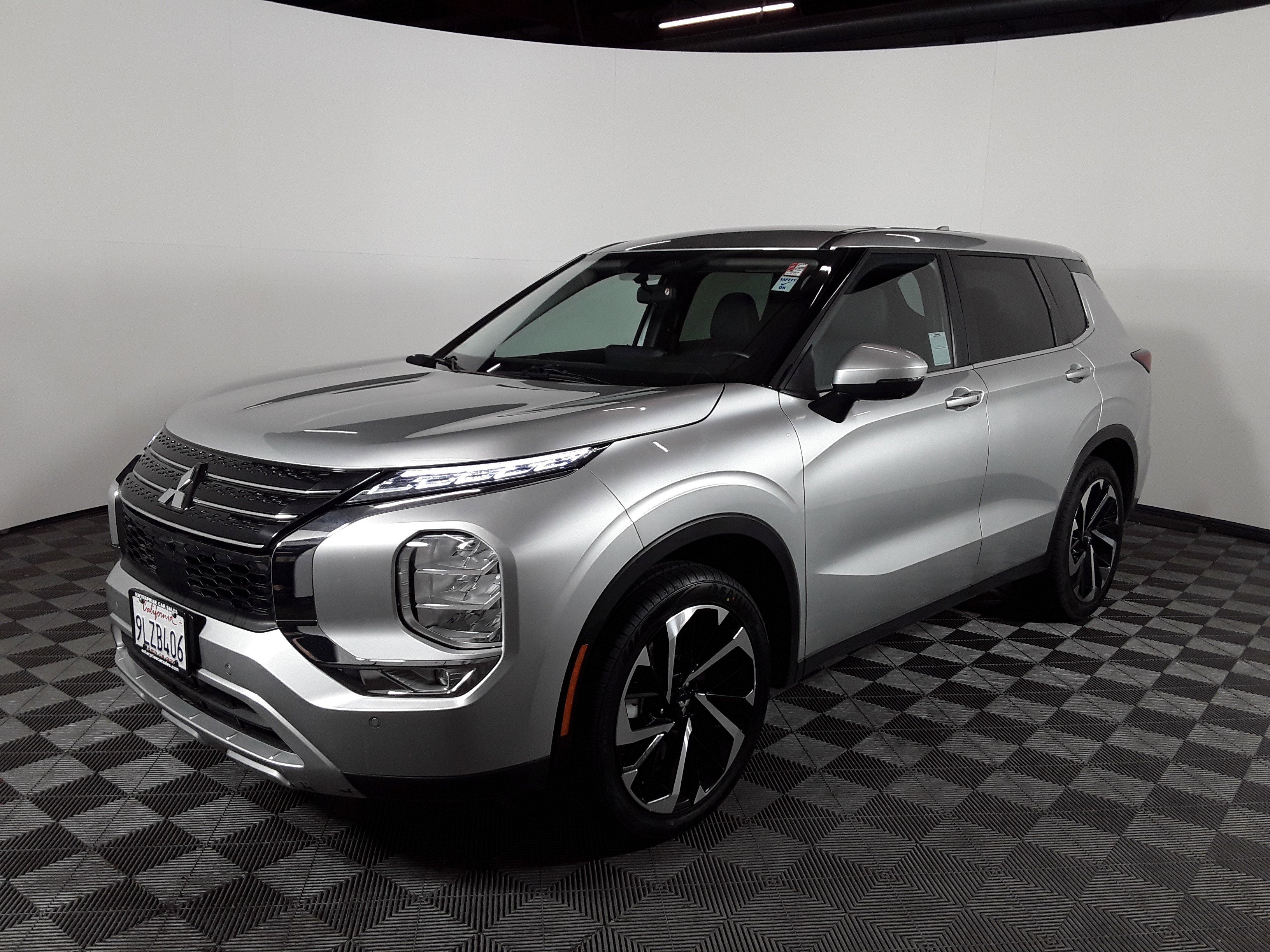 2024 Mitsubishi Outlander SE FWD