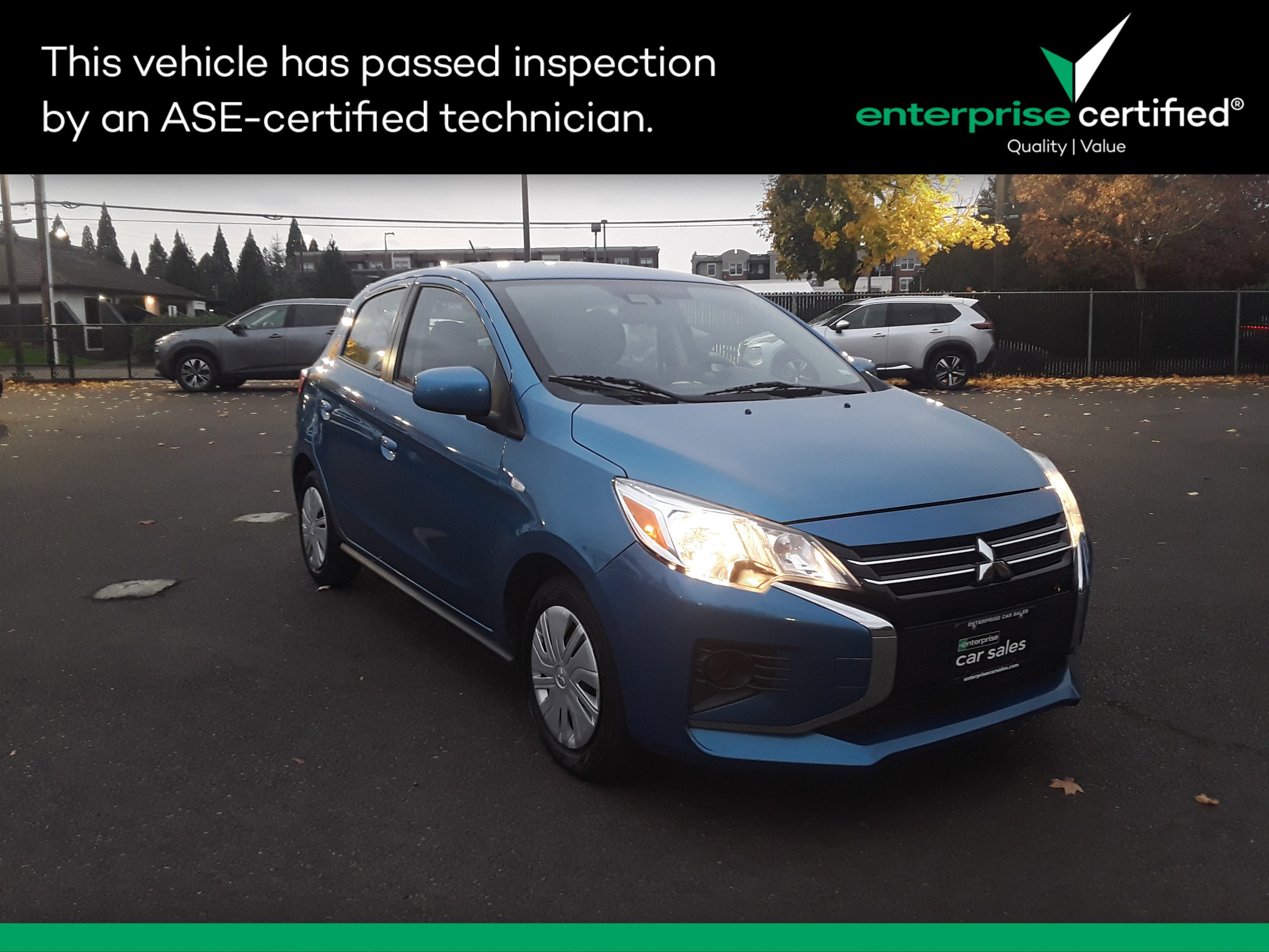 2022 Mitsubishi Mirage ES's photo