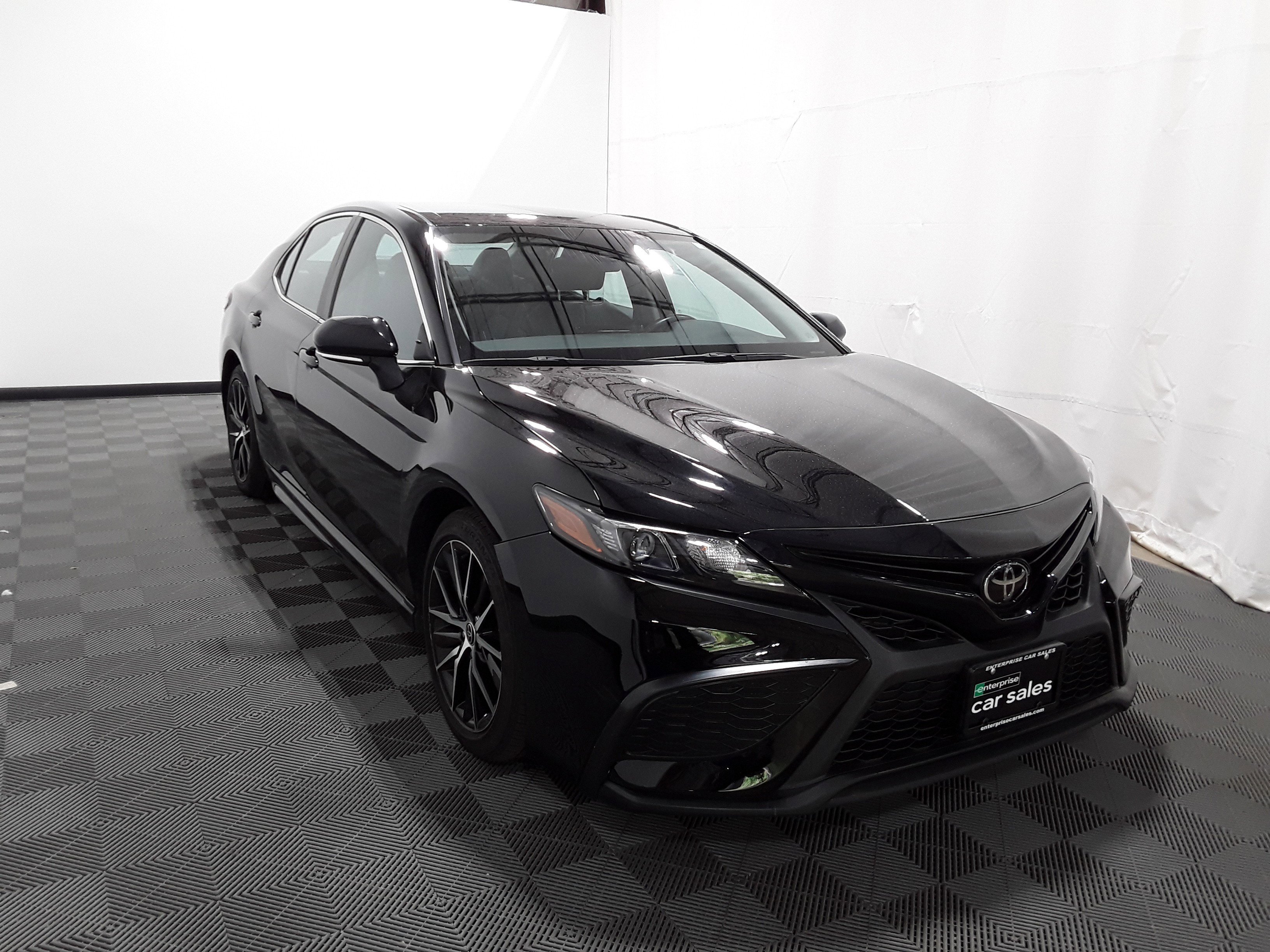 2022 Toyota Camry SE Auto