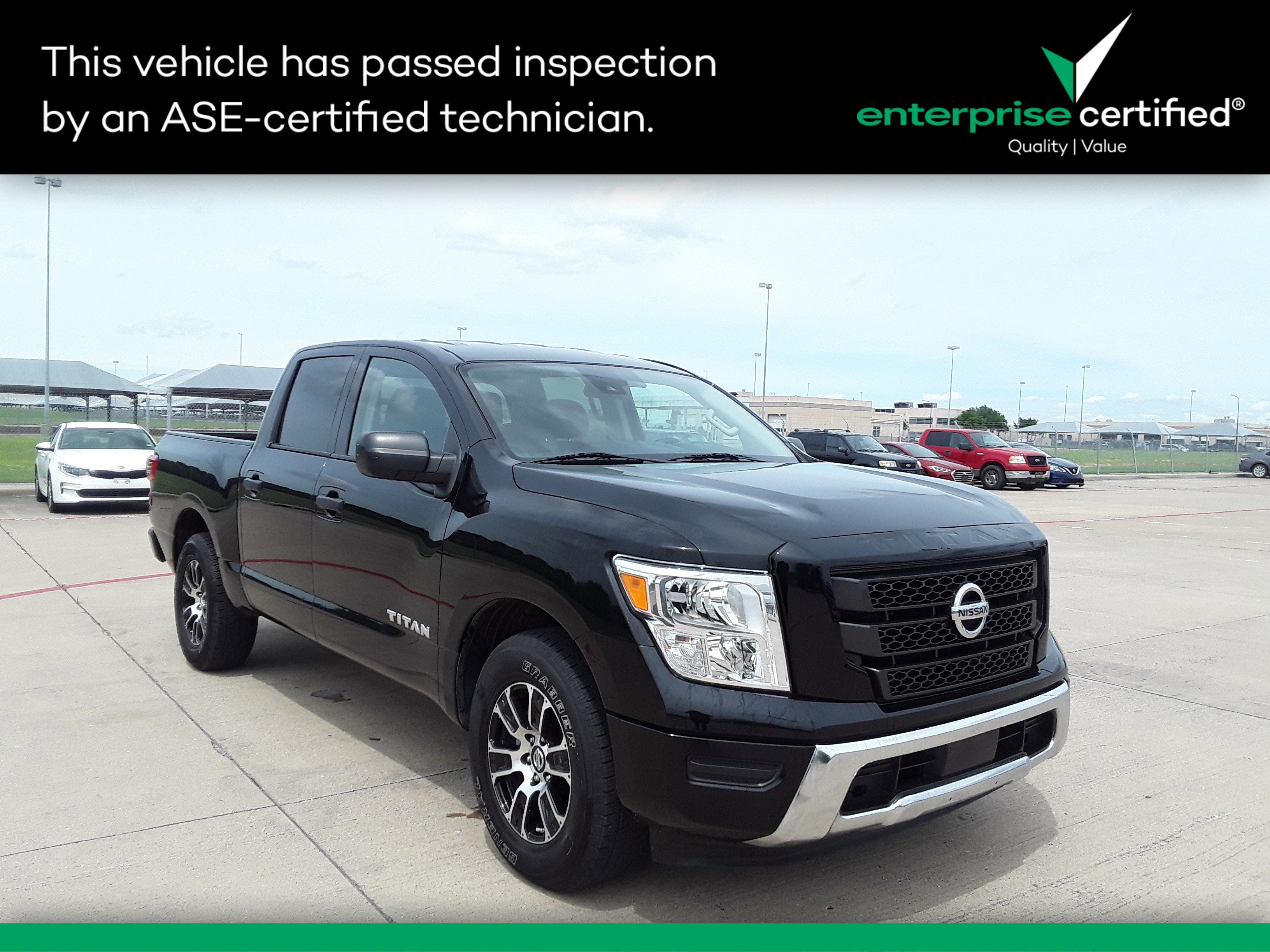 2022 Nissan Titan 4x2 Crew Cab SV