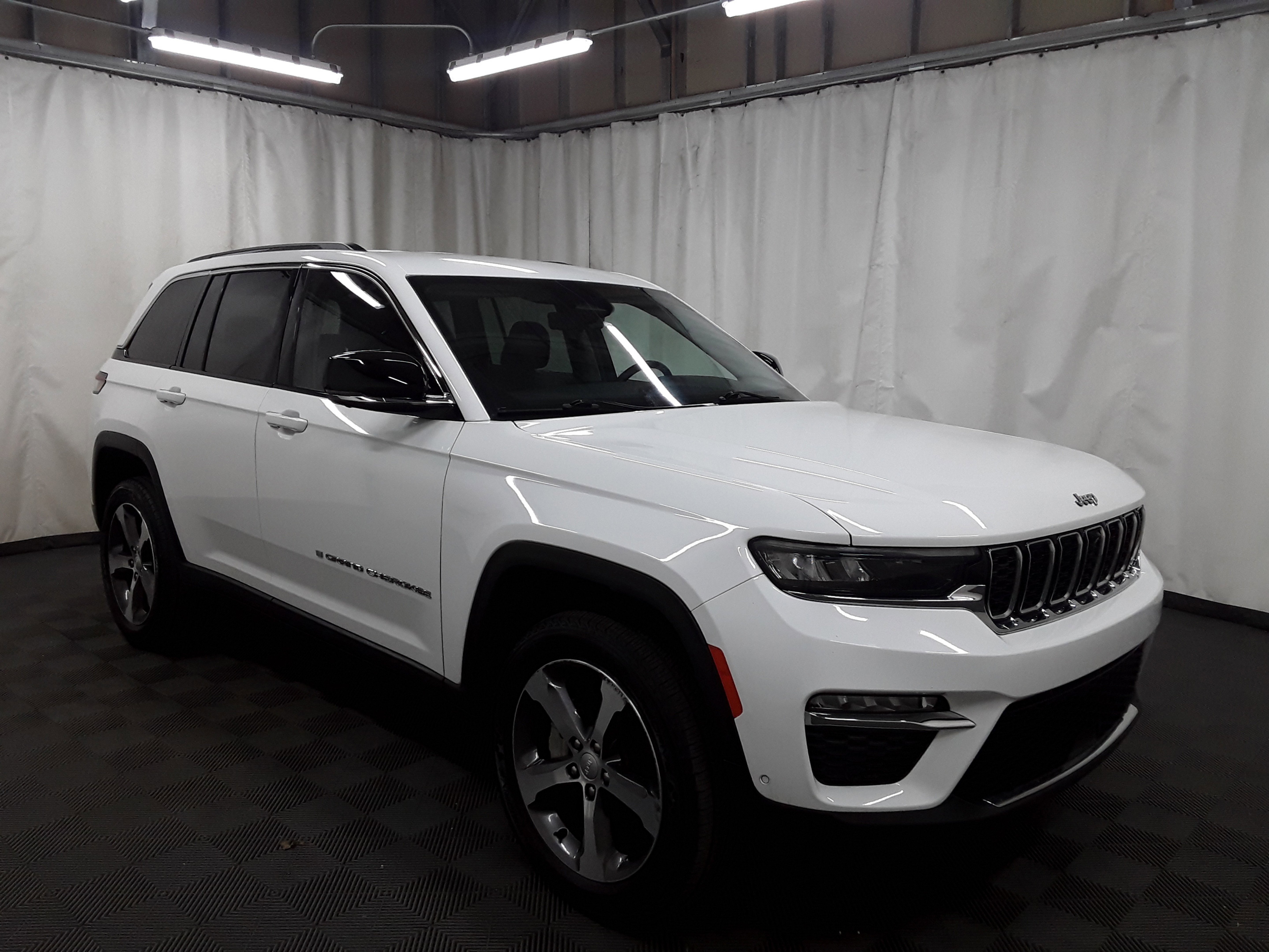 2023 Jeep Grand Cherokee Limited 4x2