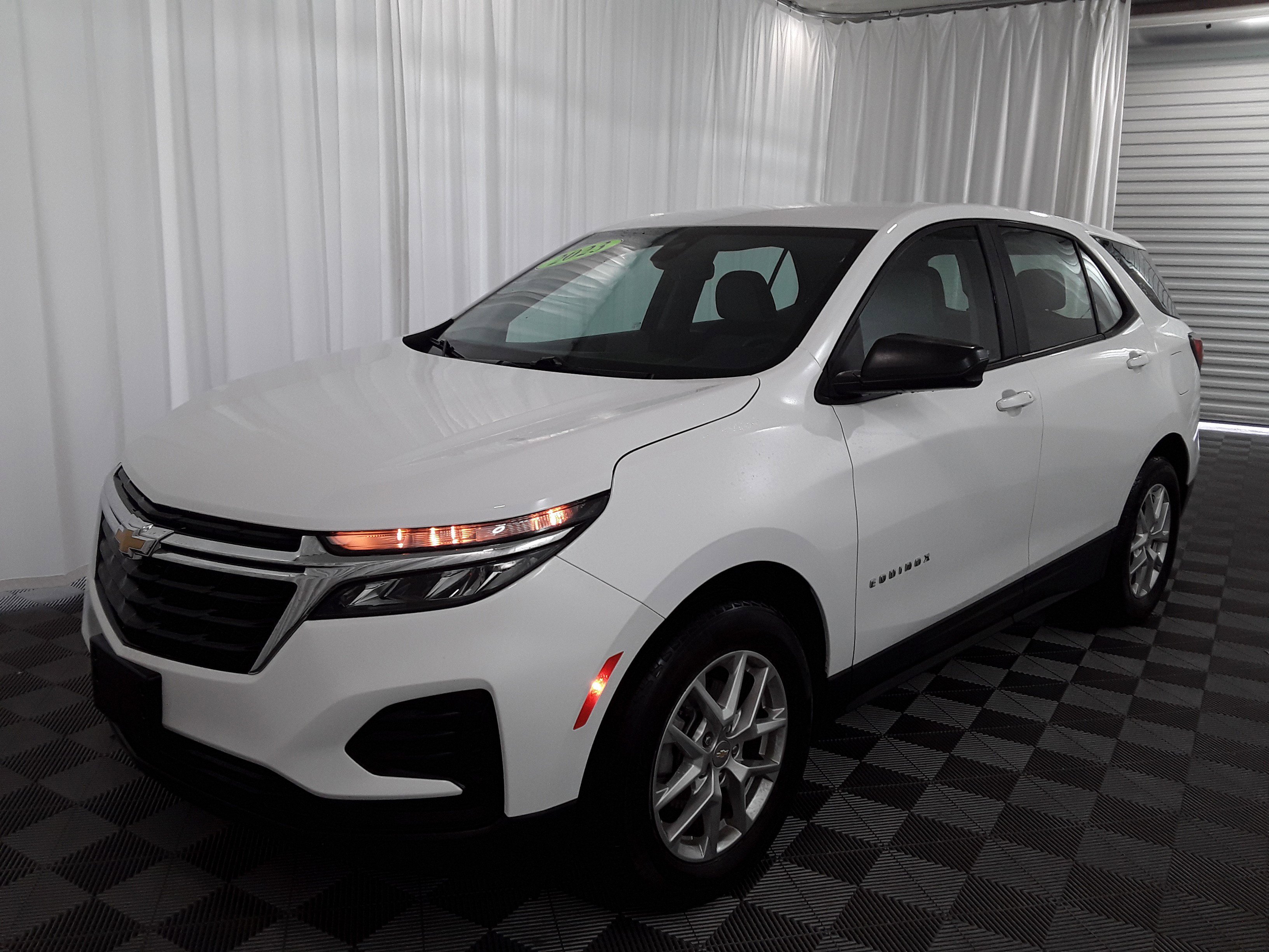 2023 Chevrolet Equinox FWD 4dr LS w/1FL