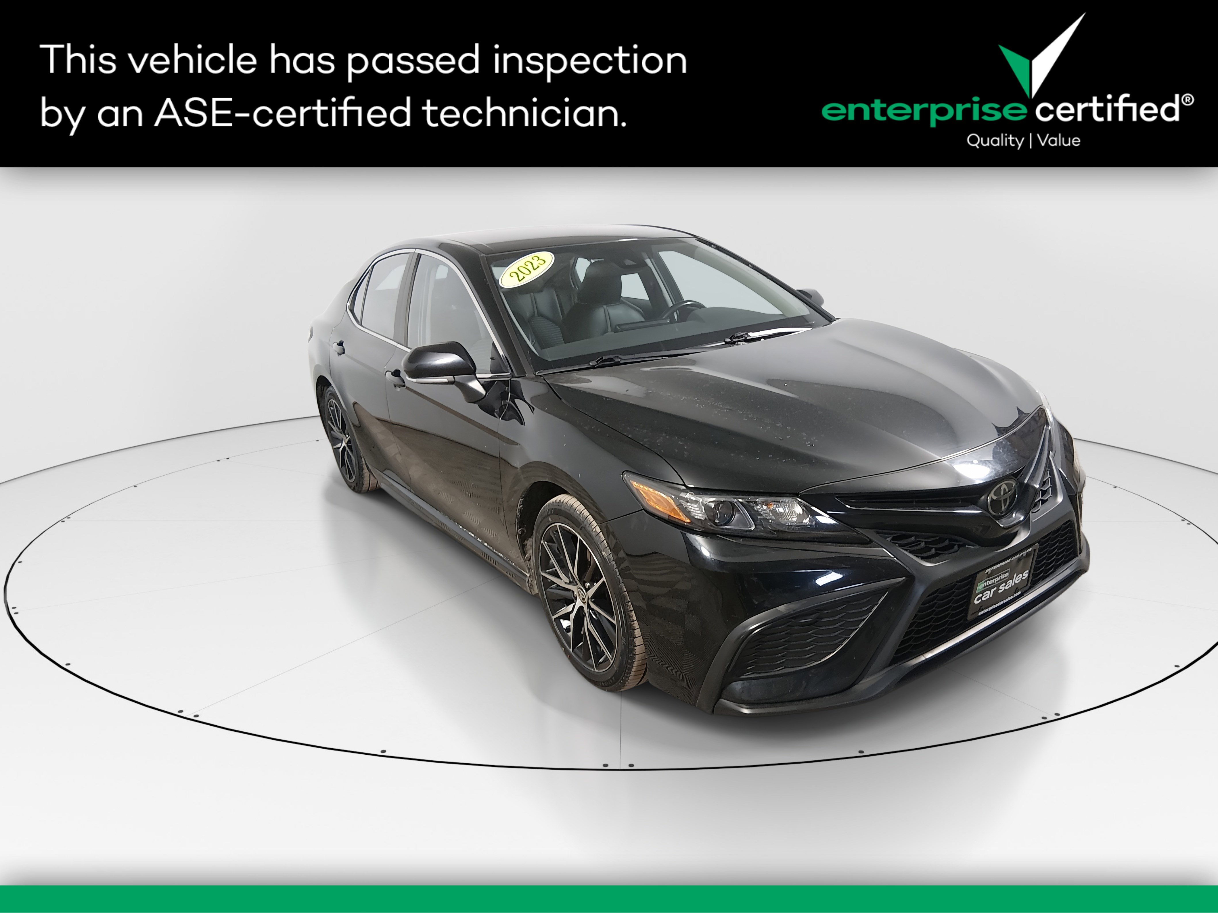 2023 Toyota Camry SE's photo