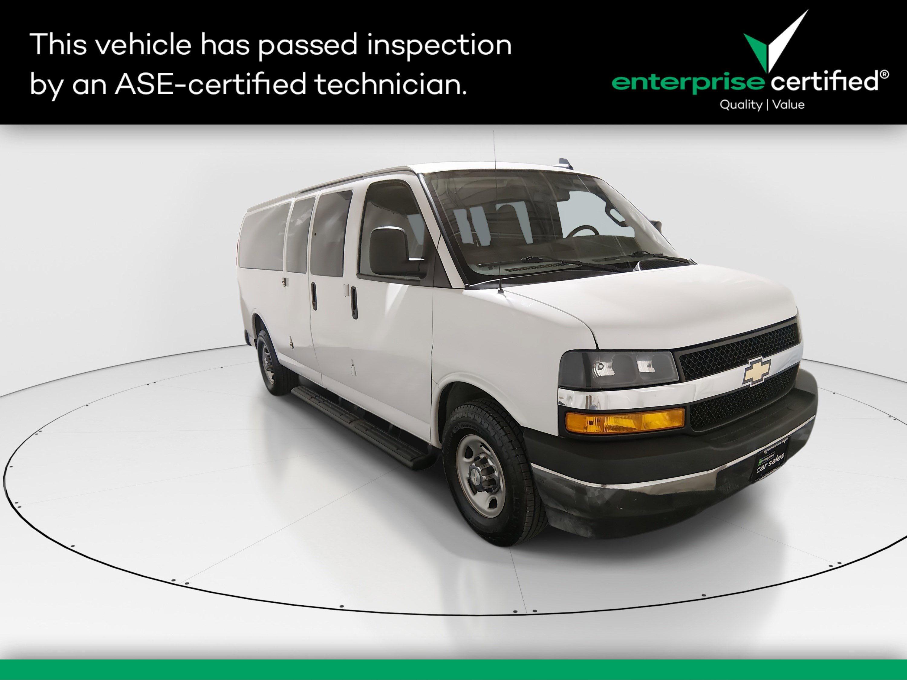 2018 Chevrolet Express Passenger LT's photo
