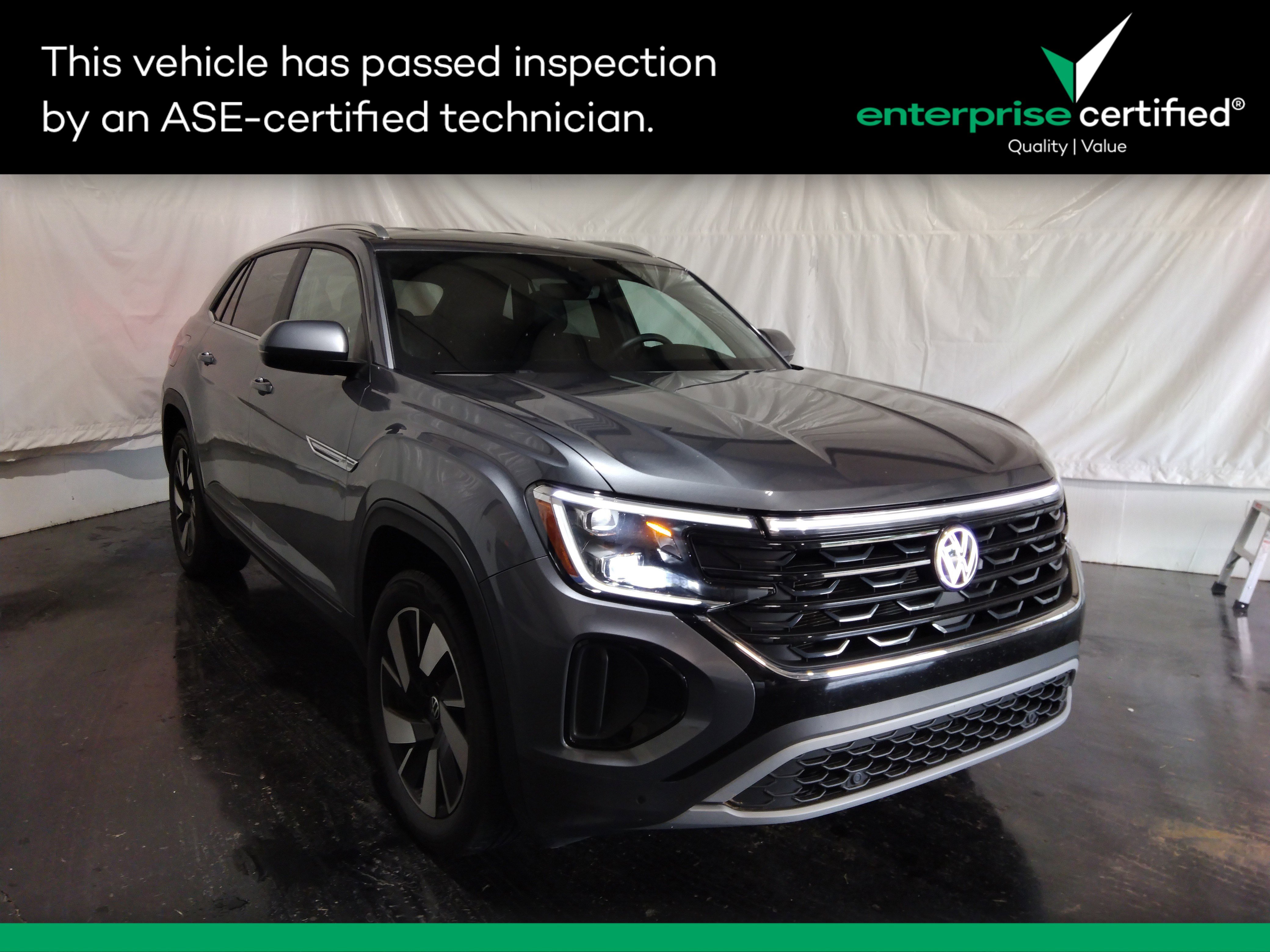 Used 2024 Volkswagen Atlas Cross Sport 2.0T SE w/Technology FWD
