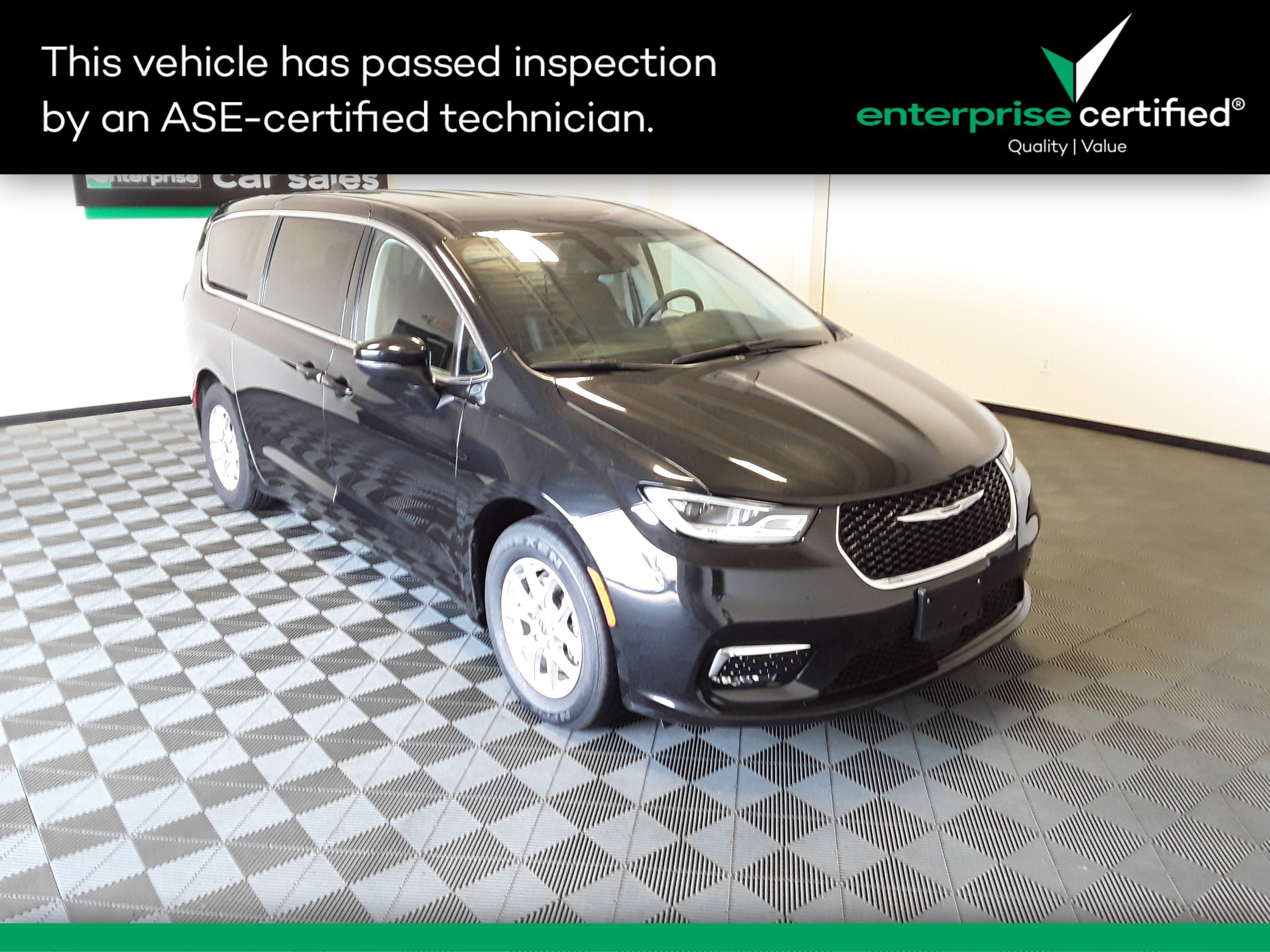 Used 2023 Chrysler Pacifica Touring L FWD