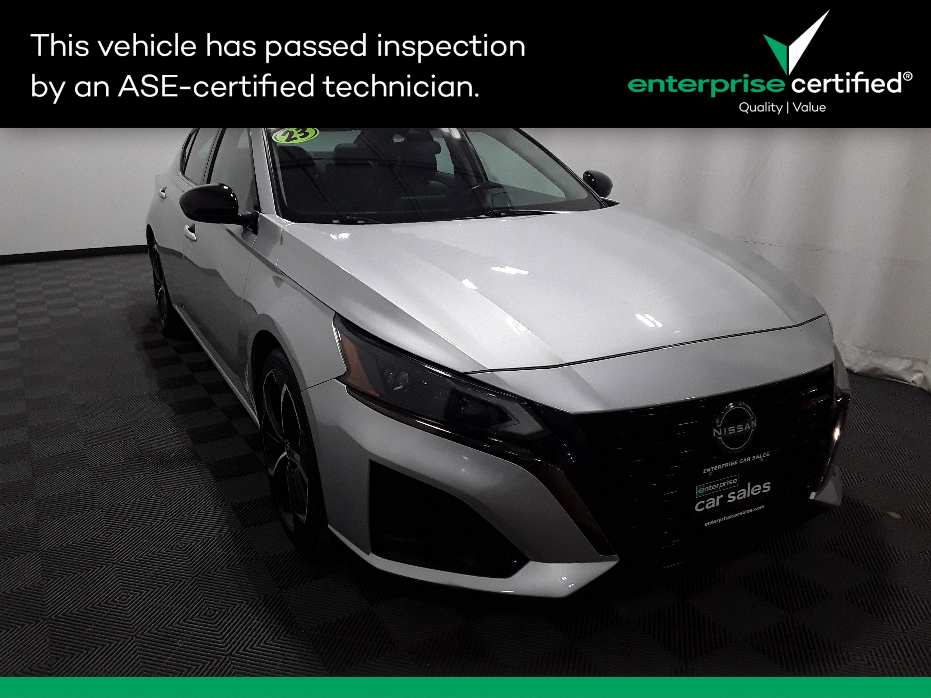 2023 Nissan Altima SR's photo