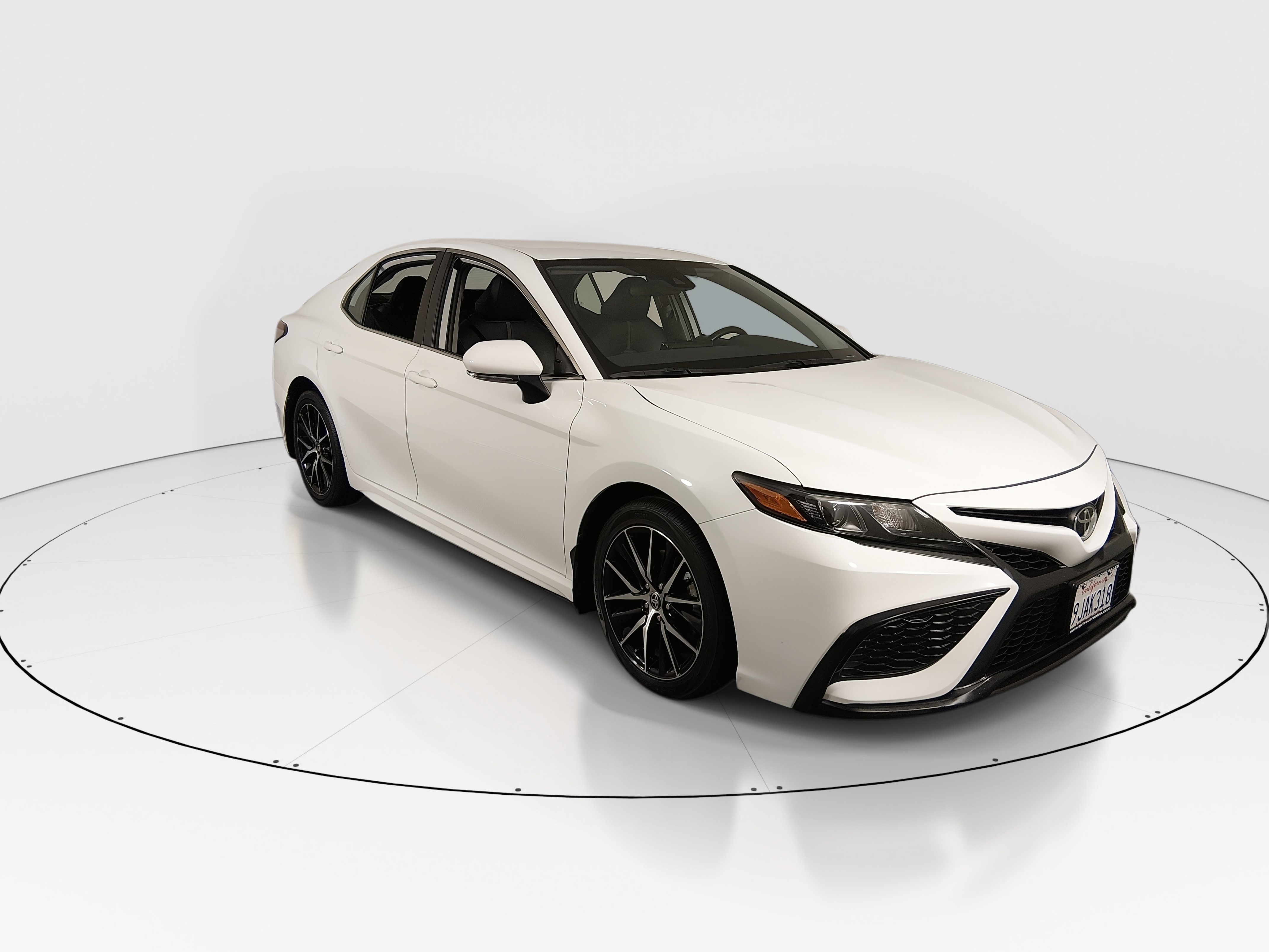 Used 2024 Toyota Camry SE Auto