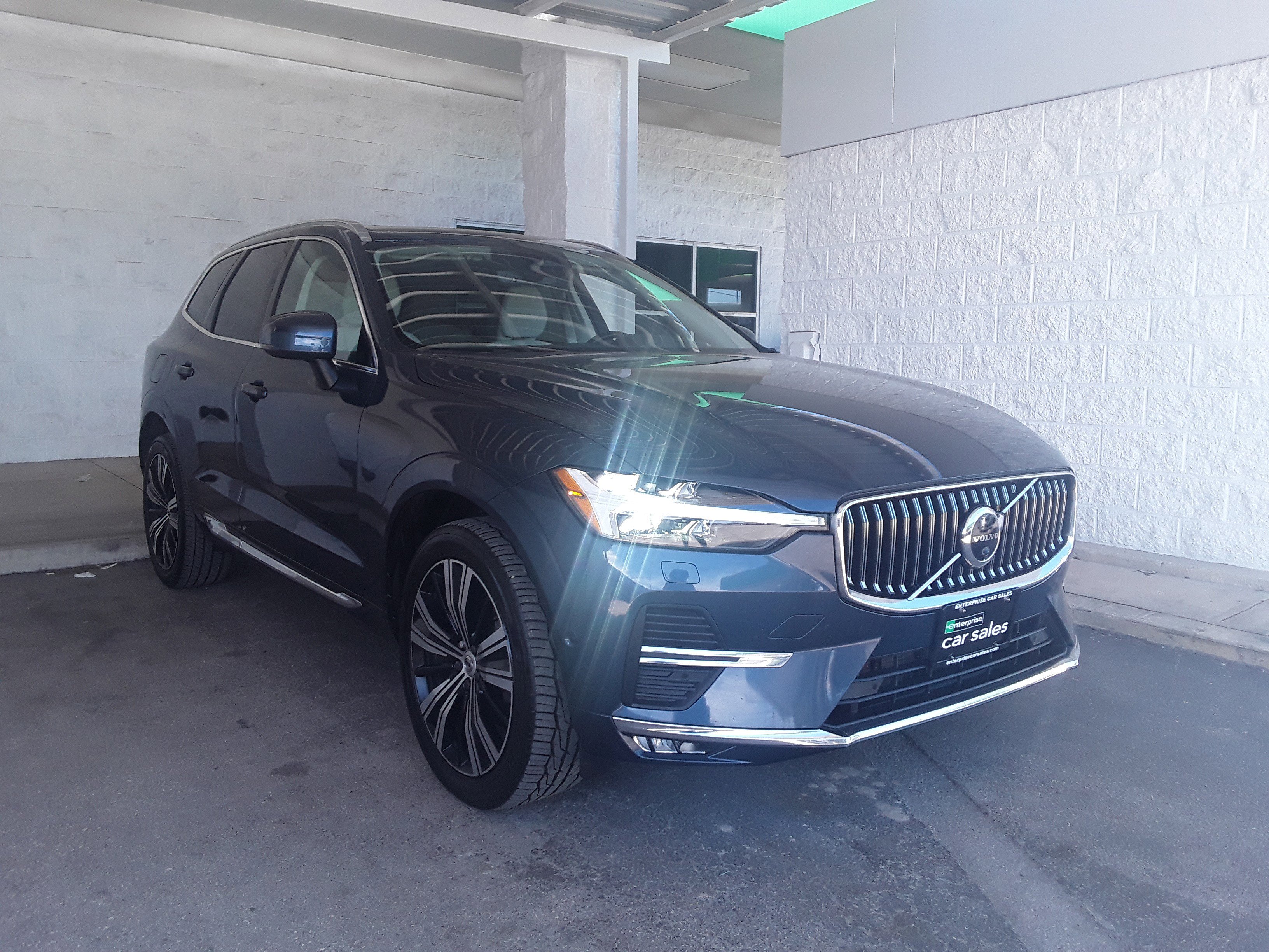 2023 Volvo XC60 B5 FWD Plus Bright Theme