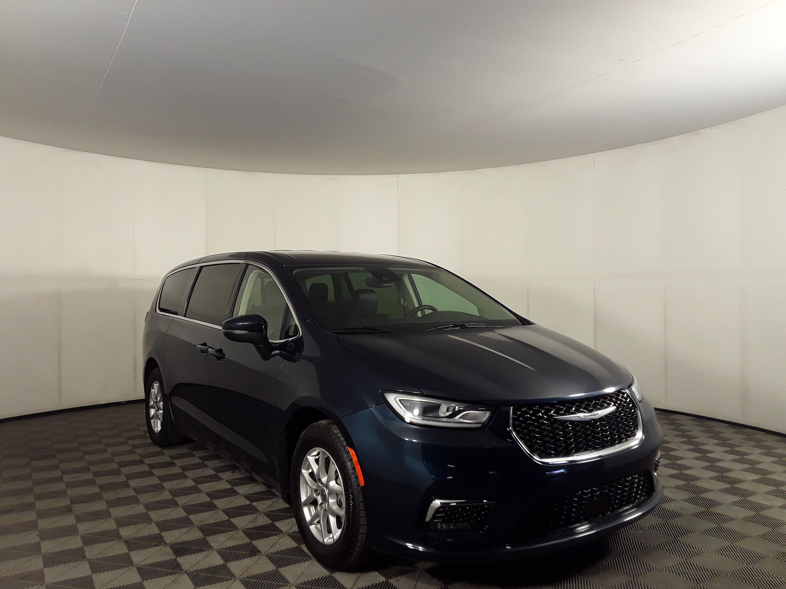 2023 Chrysler Pacifica Touring L FWD