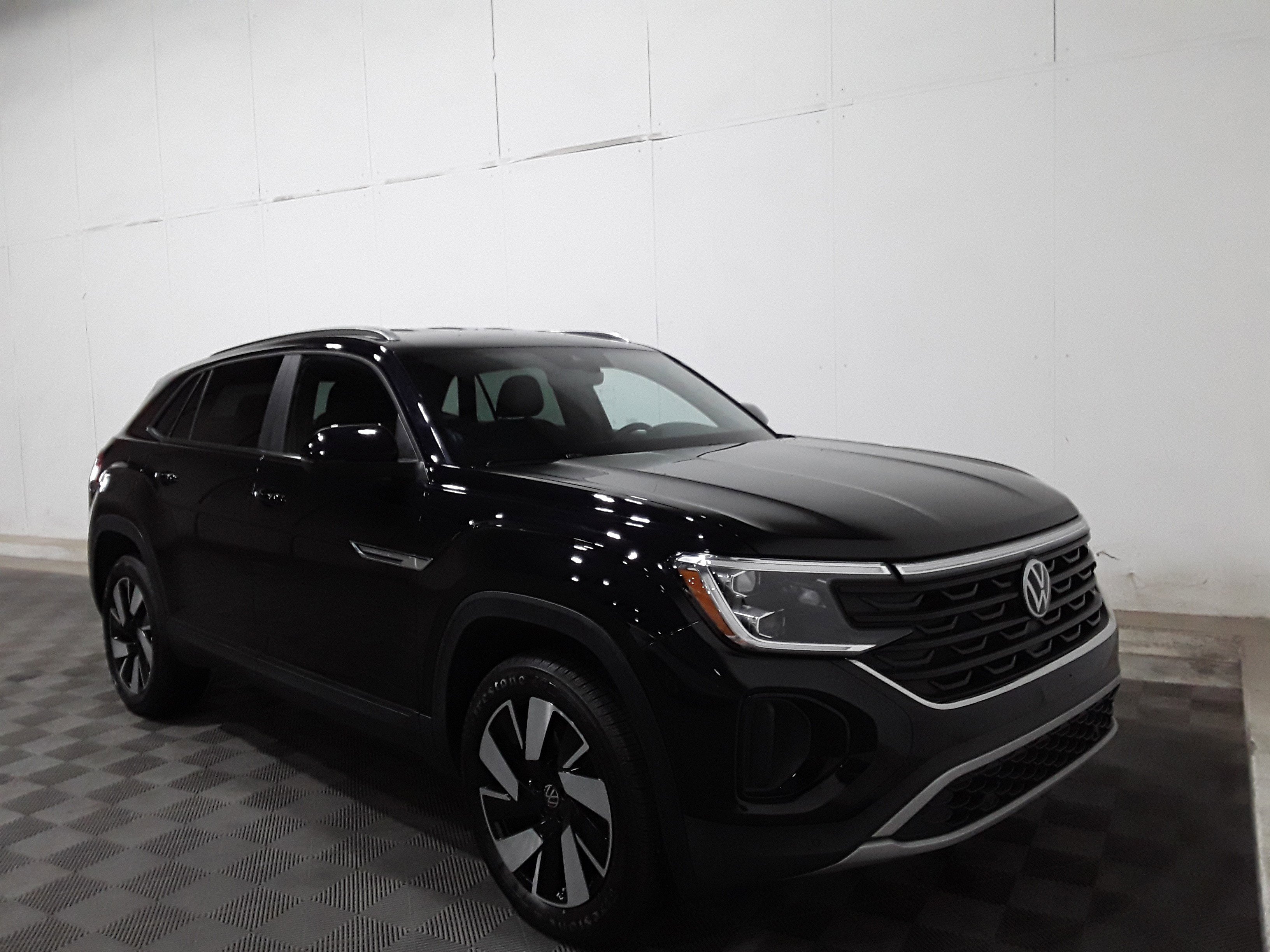 2024 Volkswagen Atlas Cross Sport 2.0T SE w/Technology FWD
