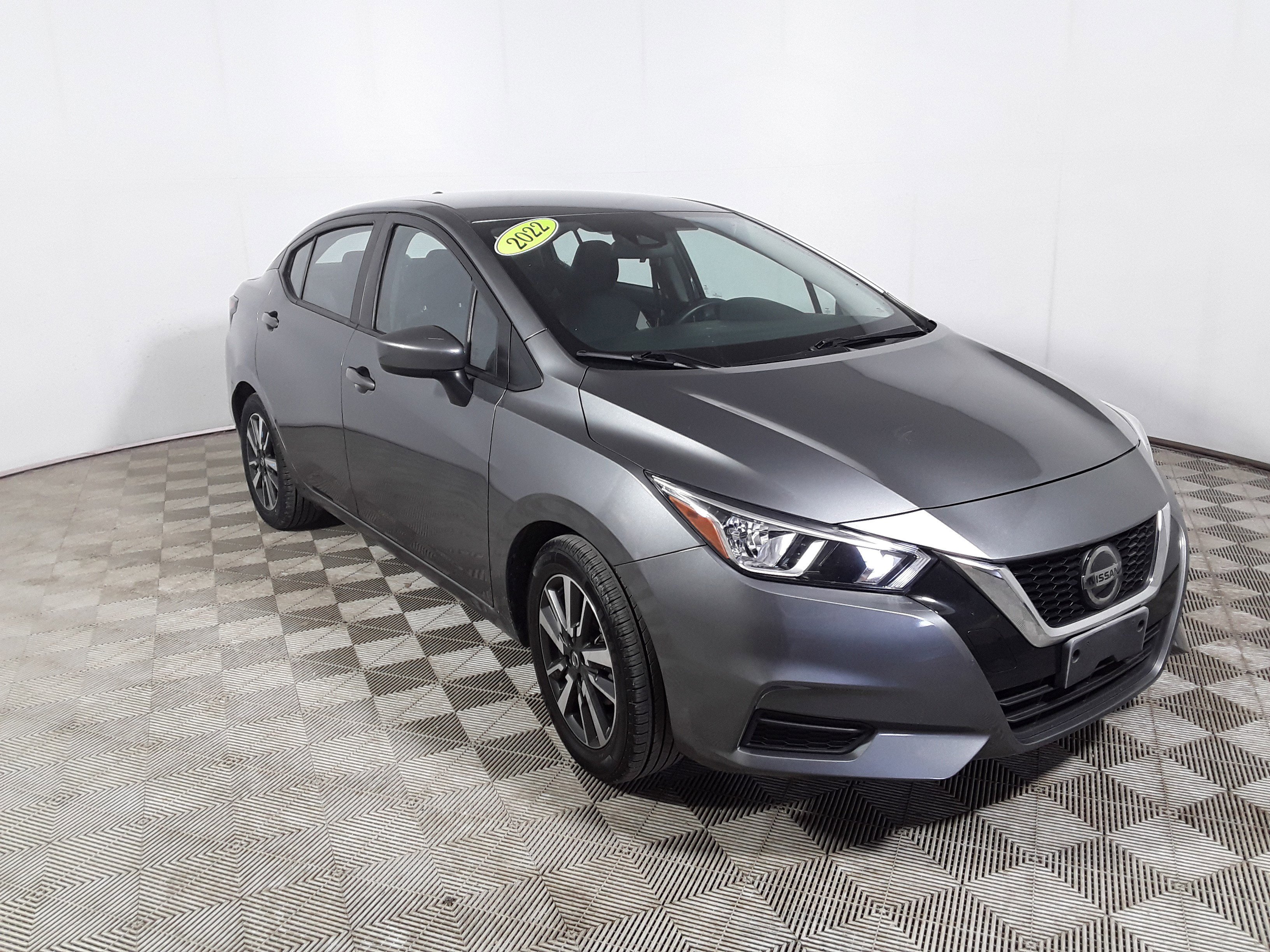 2022 Nissan Versa SV CVT