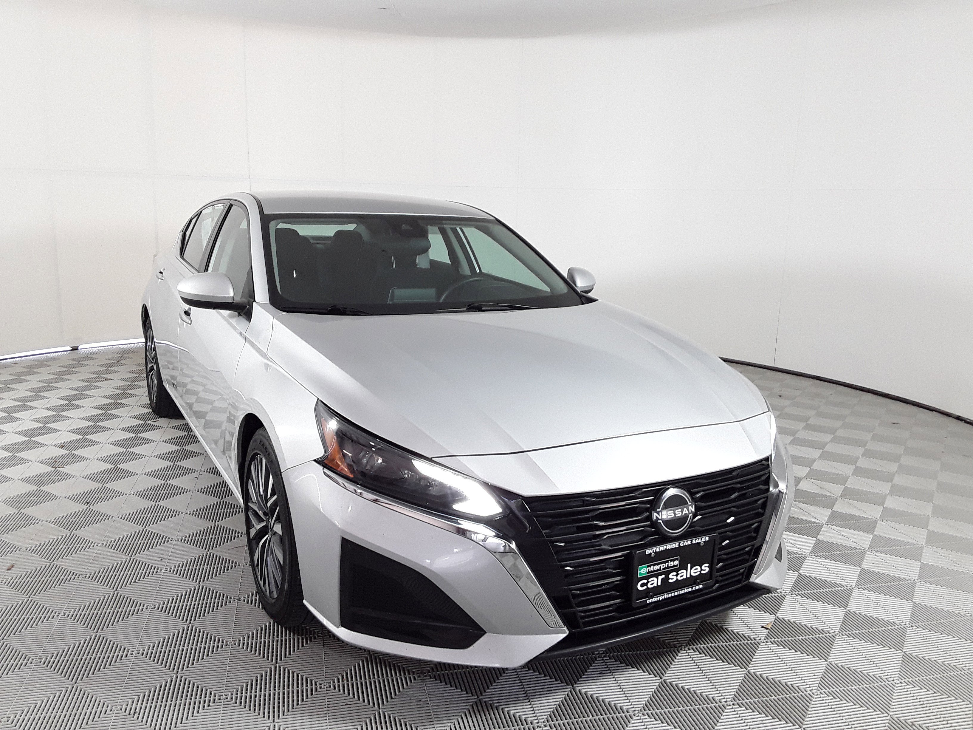2023 Nissan Altima 2.5 SV Sedan