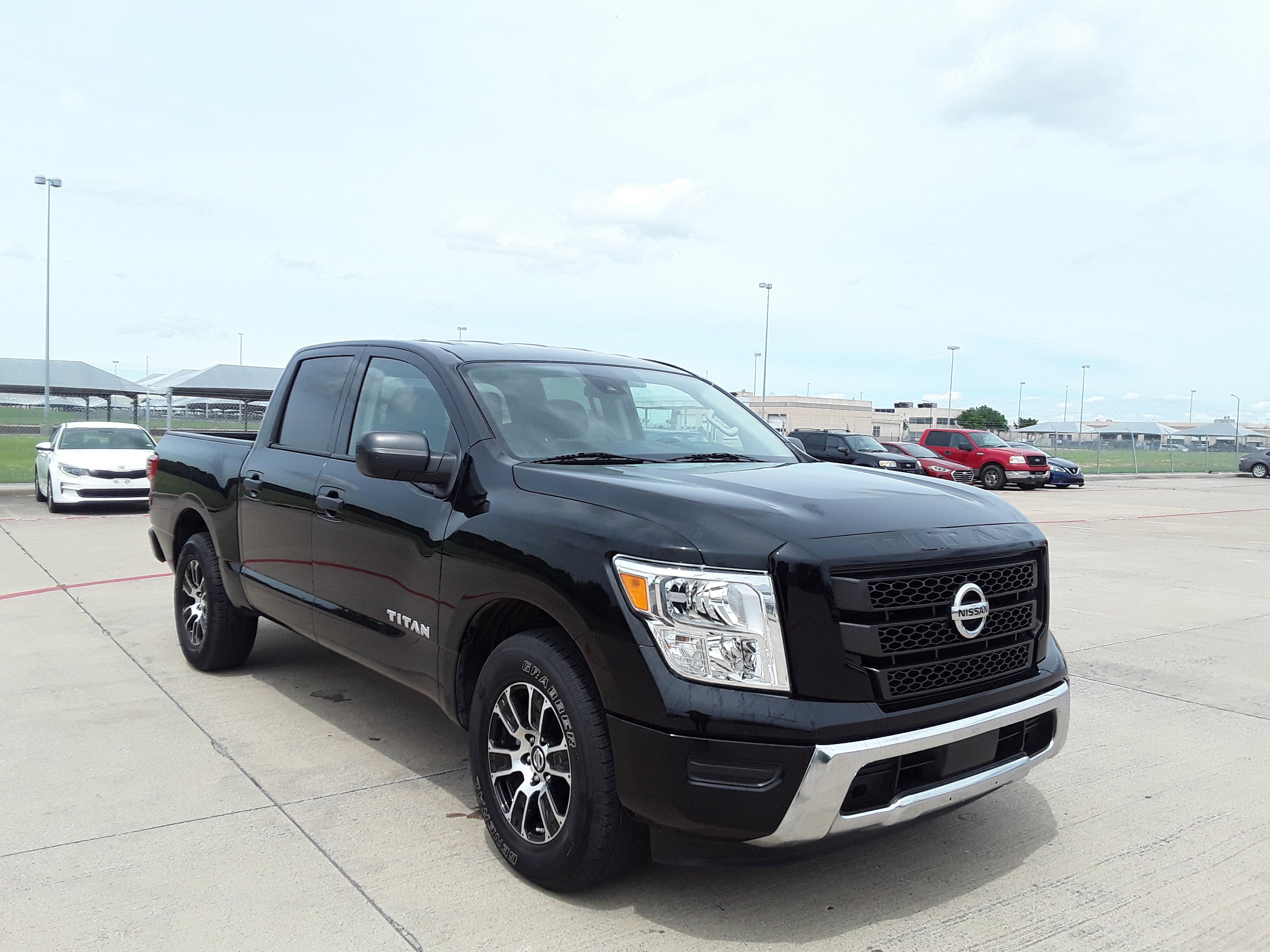 2022 Nissan Titan 4x2 Crew Cab SV