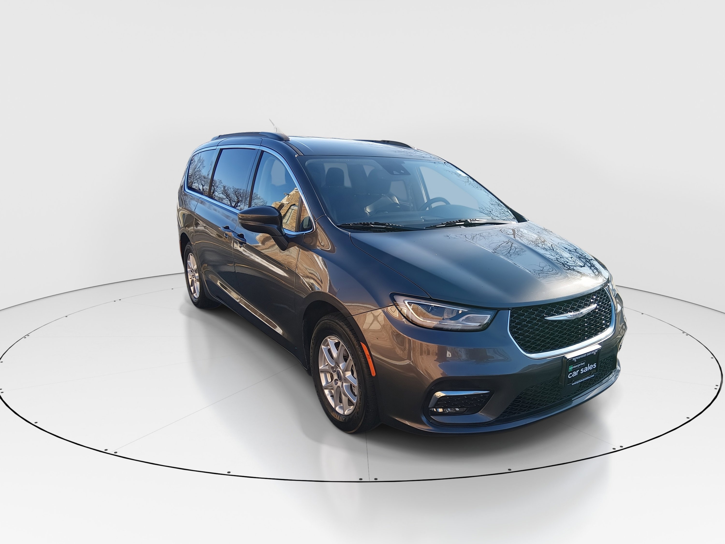 2022 Chrysler Pacifica Touring L's photo
